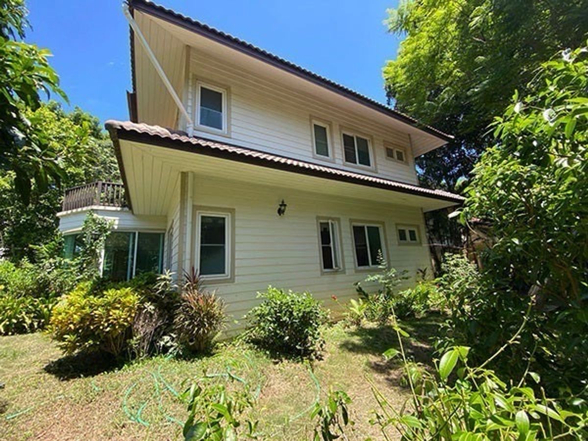 ขายบ้านปากช่อง เขาใหญ่ : 📢👇 บ้าน 2 หลัง ที่กว้างใหญ่ ไม้ร่มรื่น ไว้พักกาย พักใจ พักปอด ไม่ไกลกรุงเทพ แค่กลางดง ปากช่อง ใกล้แหล่งชุมชน และ แหล่งท่องเที่ยว