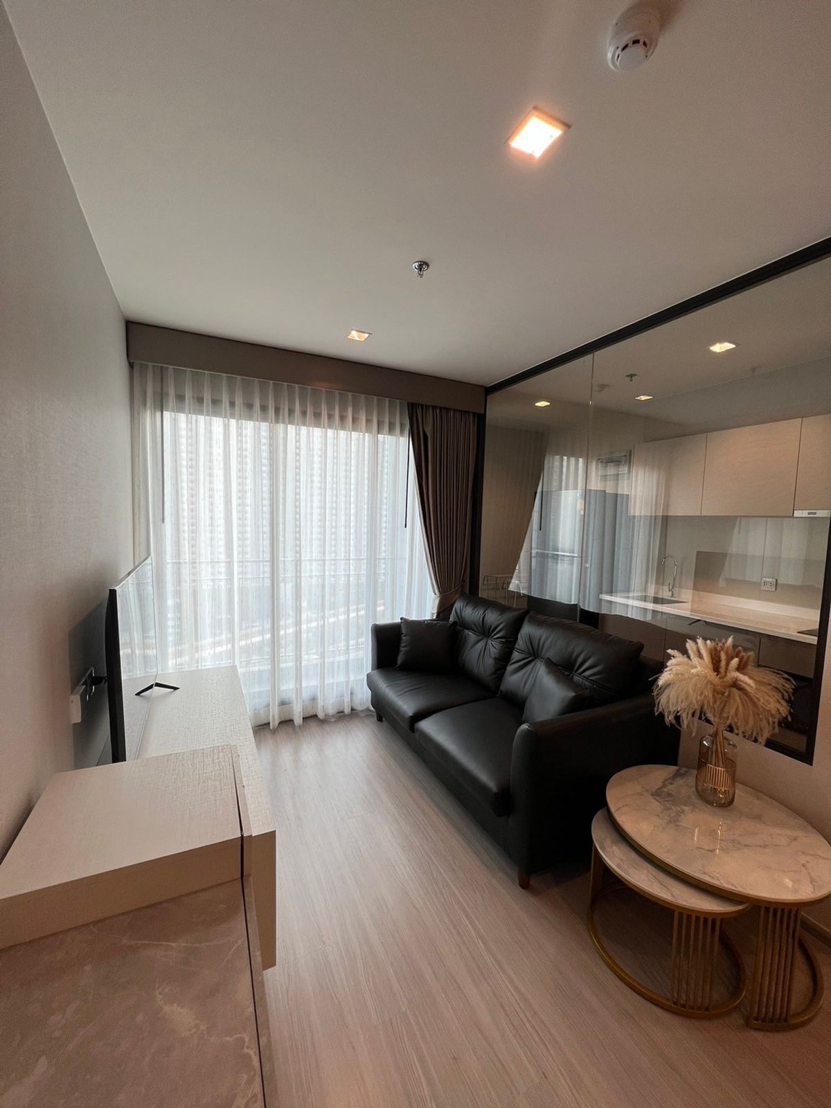 For RentCondoThaphra, Talat Phlu, Wutthakat : The appointment can be watched. Life Sathorn Sierra. The room will be available. 25 September. Interested in making an appointment in advance, calling or add line.