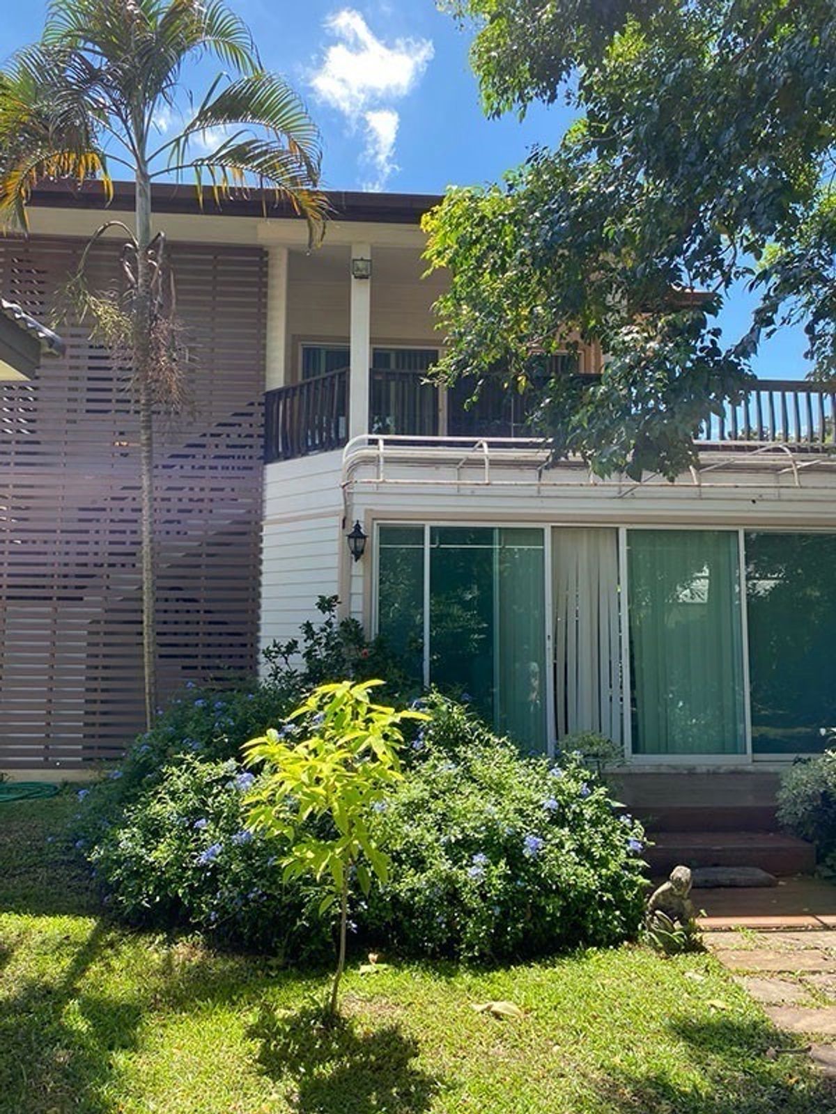 ขายบ้านปากช่อง เขาใหญ่ : 📢👇 บ้าน 2 หลัง ที่กว้างใหญ่ ไม้ร่มรื่น ไว้พักกาย พักใจ พักปอด ไม่ไกลกรุงเทพ แค่กลางดง ปากช่อง ใกล้แหล่งชุมชน และ แหล่งท่องเที่ยว