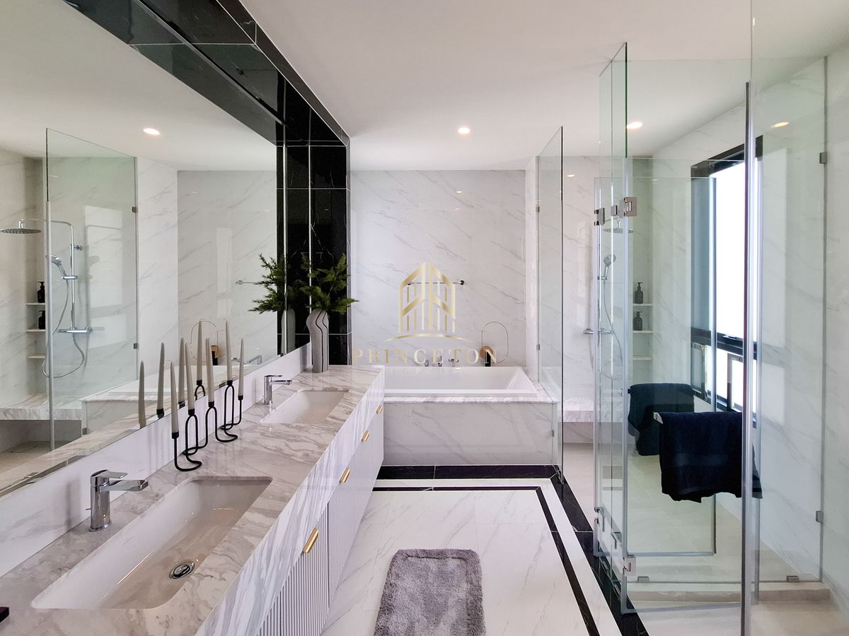 ขายบ้านบางนา แบริ่ง ลาซาล : สัมผัสความหรูหราที่ไม่เหมือนใครกับคฤหาสน์หรู 3 ชั้น CINQ ROYAL The Eighteen Bangna KM.7  📞092-4252445