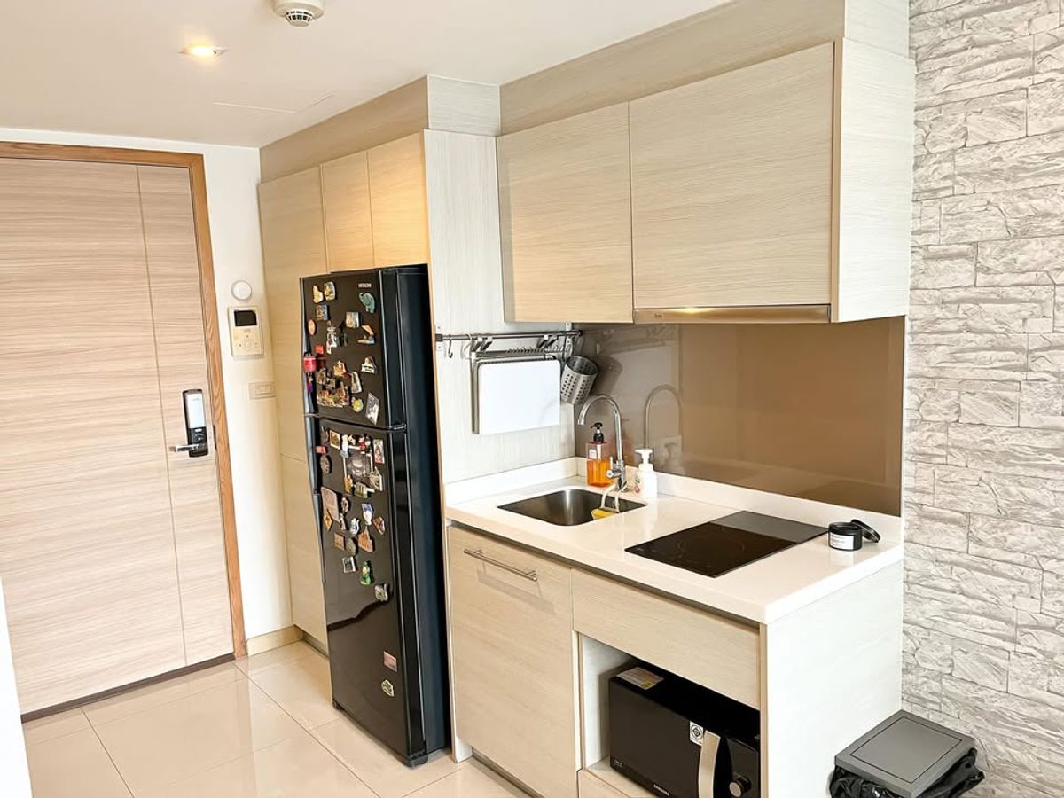 ขายคอนโดสุขุมวิท อโศก ทองหล่อ : คอนโด Socio Reference 61  เดินทางสะดวก ใกล้รถไฟฟ้าบีทีเอส มีรถรับส่ง ห้องสวย เฟอร์นิเจอร์ครบ พร้อมขาย!!