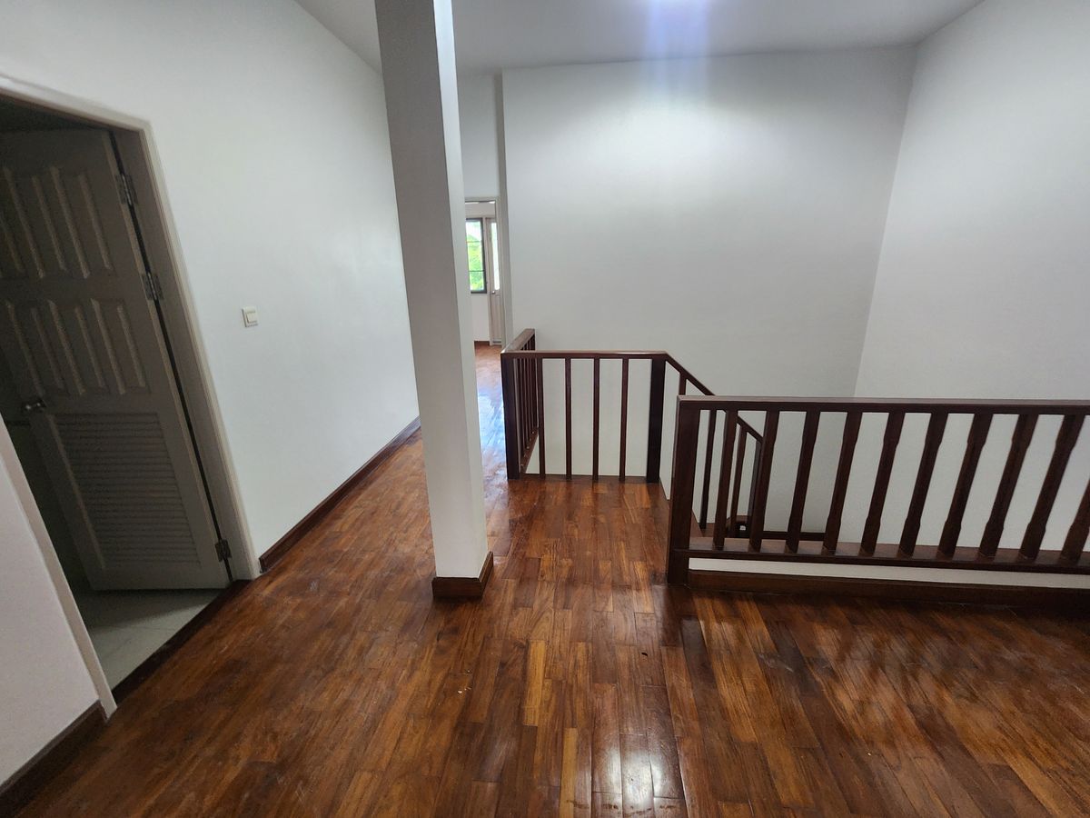 For SaleTownhomeRama5, Ratchapruek, Bangkruai : Home Office Townhome 37 Sq. Rajapruek 2 minutes from Central Wille. The alley has one side of the house near the expressway.