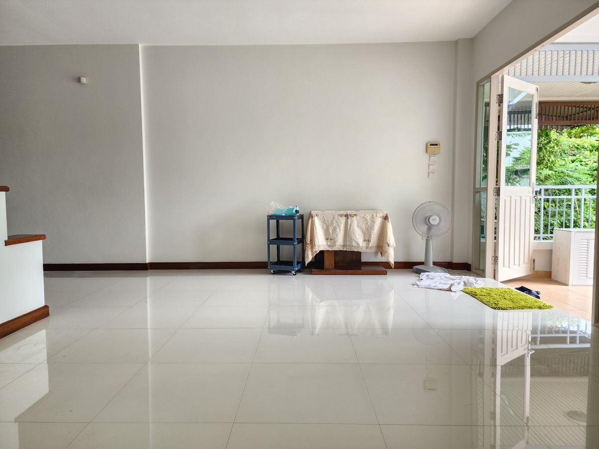 For SaleTownhomeRama5, Ratchapruek, Bangkruai : Home Office Townhome 37 Sq. Rajapruek 2 minutes from Central Wille. The alley has one side of the house near the expressway.