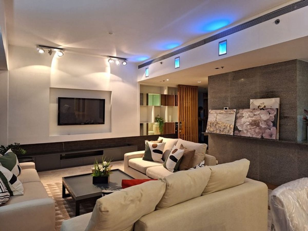 For RentCondoSathorn, Narathiwat : Condo The Met for Rent, Near BTS Chong Nonsi and MRT SI LOM