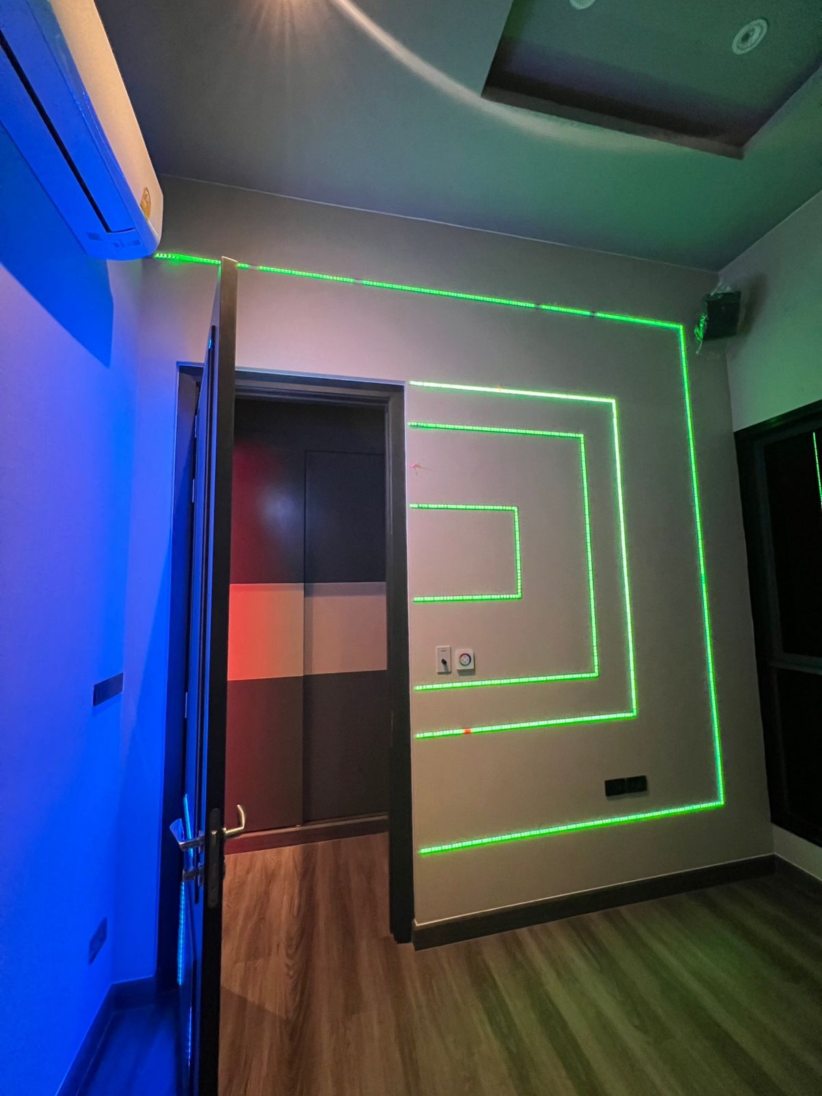 ขายคอนโดเลียบทางด่วนรามอินทรา : 🎉 Penthouse ปาร์ตี้สุด Private – ยกชั้น 2 ฝั่ง พร้อมสระว่ายน้ำส่วนตัว