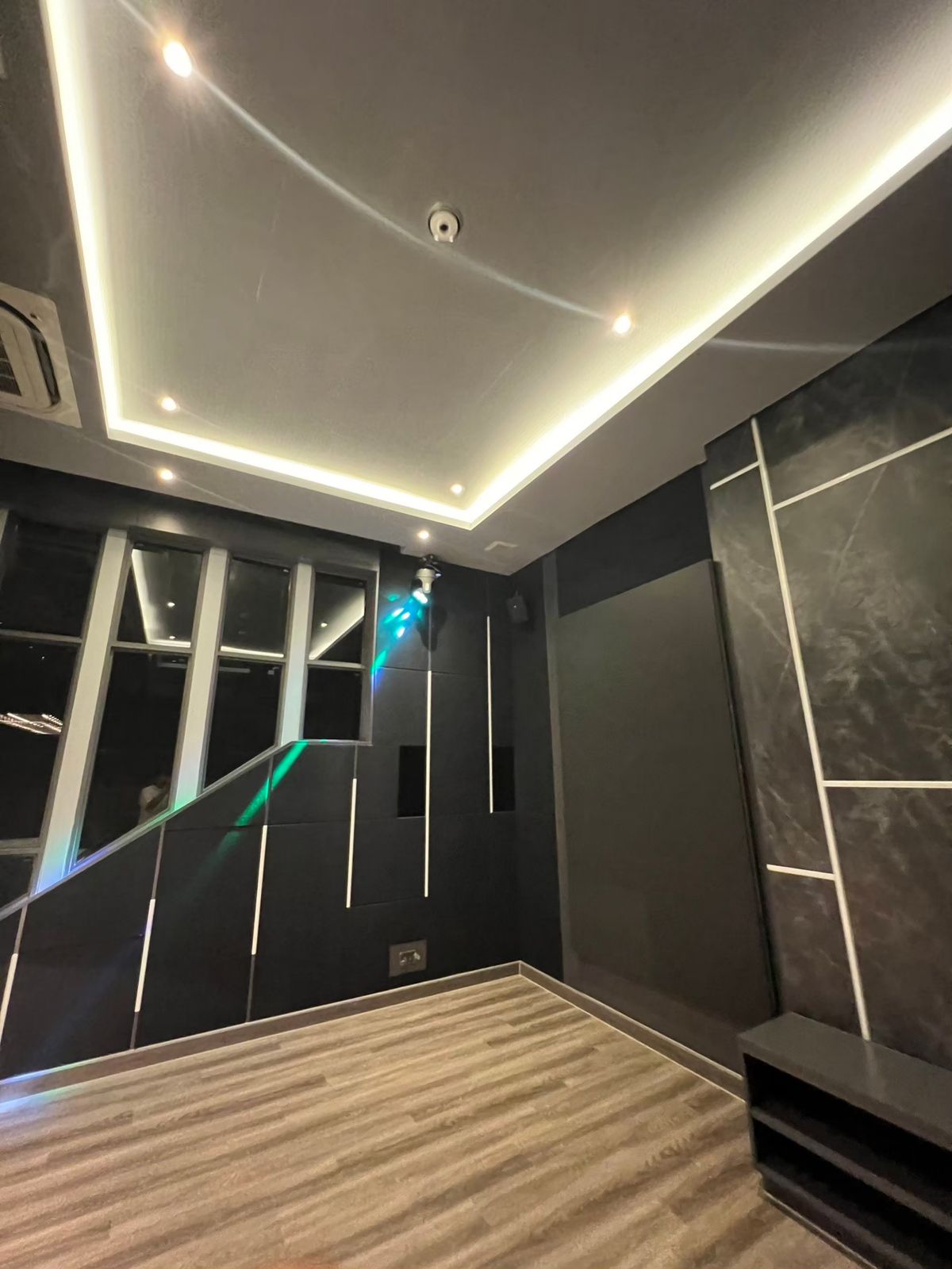 ขายคอนโดเลียบทางด่วนรามอินทรา : 🎉 Penthouse ปาร์ตี้สุด Private – ยกชั้น 2 ฝั่ง พร้อมสระว่ายน้ำส่วนตัว