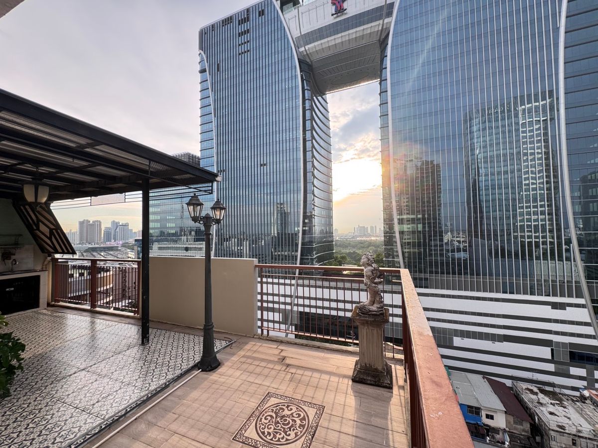 ขายคอนโดลาดพร้าว เซ็นทรัลลาดพร้าว : ขายด่วน ห้องสวยมาก มีระเบียงใหญ่ส่วนตัว มีเพียงชั้นละ 1 ห้องเท่านั้น !