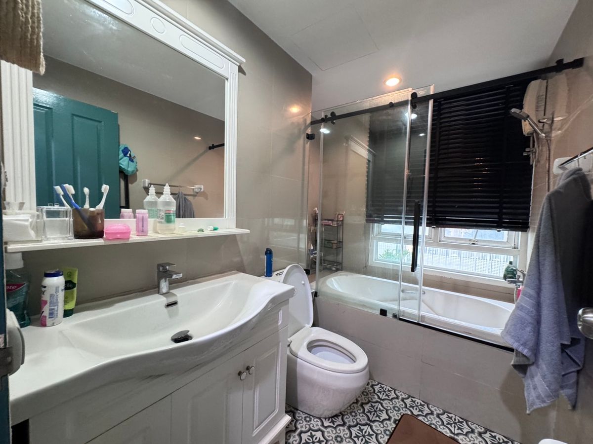 ขายคอนโดลาดพร้าว เซ็นทรัลลาดพร้าว : ขายด่วน ห้องสวยมาก มีระเบียงใหญ่ส่วนตัว มีเพียงชั้นละ 1 ห้องเท่านั้น !