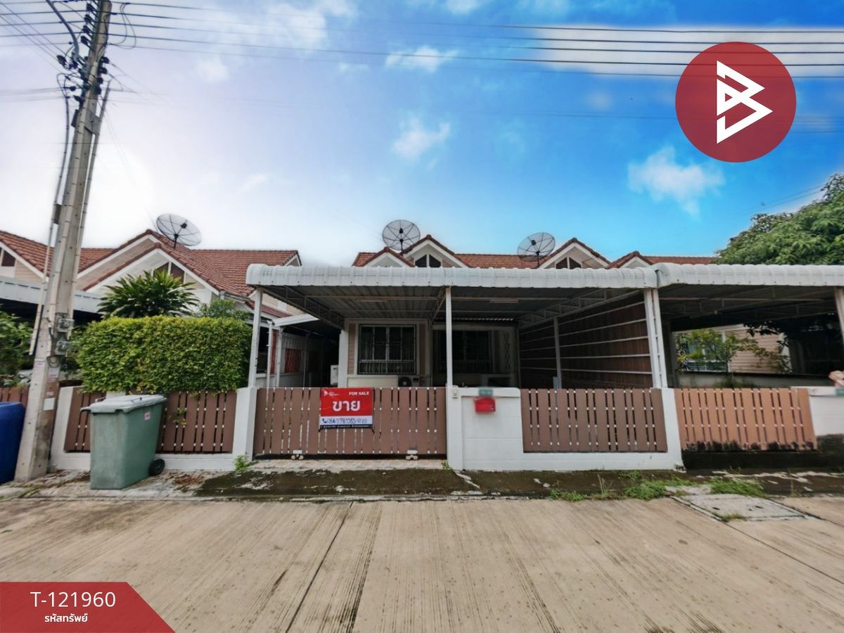 For SalePattaya, Bangsaen, Chonburi : Twin house for sale in the village.