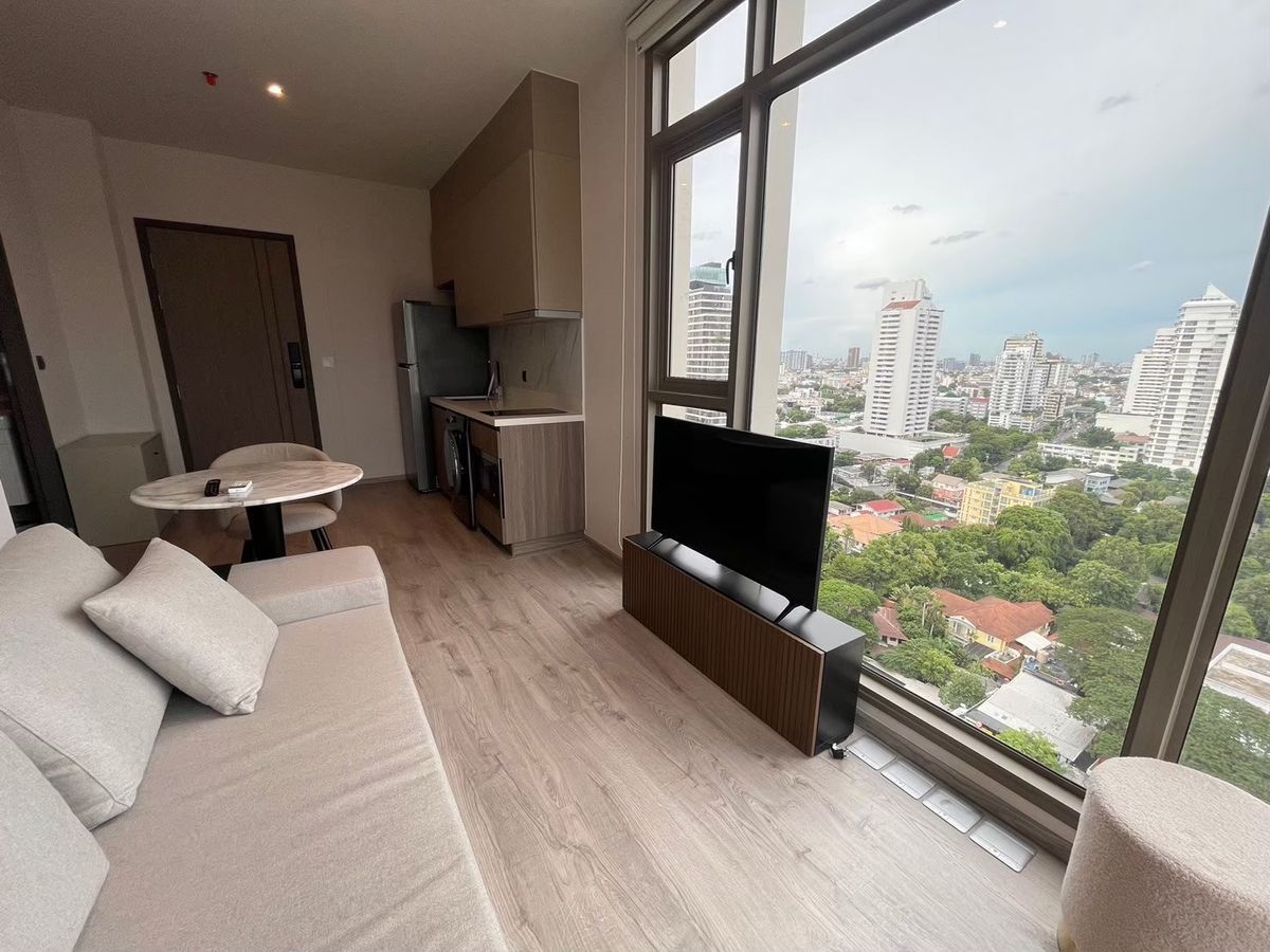 For RentCondoSukhumvit, Asoke, Thonglor : 🔥 Corner Unit 1 Bed Plus for Rent 35,000 at Rhythm Ekkamai Estate 🔥