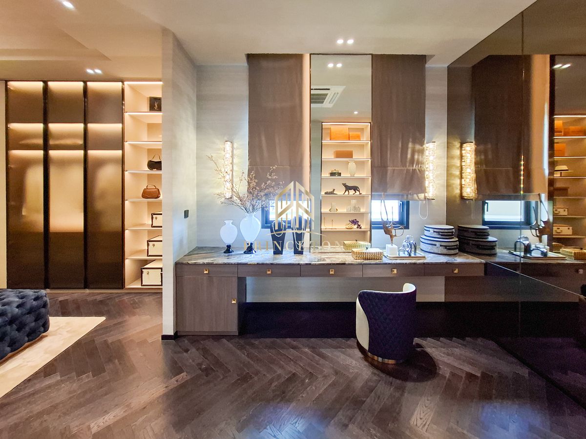 ขายบ้านบางนา แบริ่ง ลาซาล : สัมผัสความหรูหราที่ไม่เหมือนใครกับคฤหาสน์หรู 3 ชั้น CINQ ROYAL The Eighteen Bangna KM.7  📞092-4252445