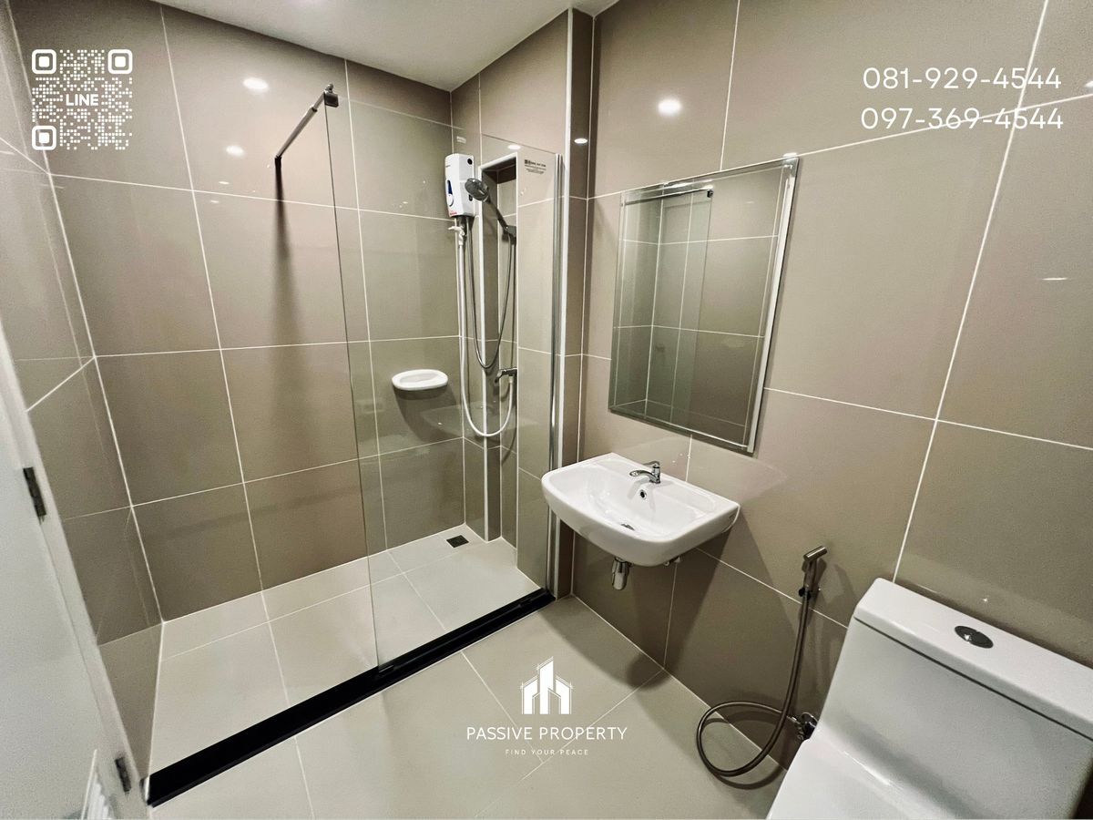 ทาวน์โฮมสวยหลังใหญ่ พร้อมเฟอร์นิเจอร์ครบ หลังบ้านวิวสนามกอล์ฟ บรรยากาศเงียบสงบเป็นส่วนตัว ทำเลดี เดินทางสะดวก พร้อมเข้าอยู่ทันที Loading...