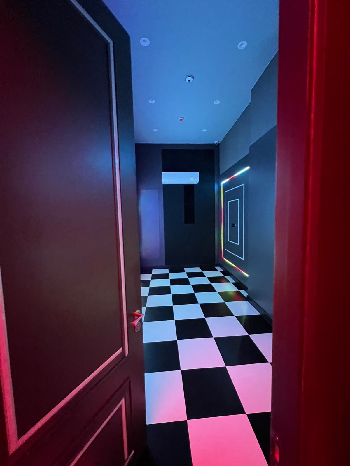 ขายคอนโดเลียบทางด่วนรามอินทรา : 🎉 Penthouse ปาร์ตี้สุด Private – ยกชั้น 2 ฝั่ง พร้อมสระว่ายน้ำส่วนตัว