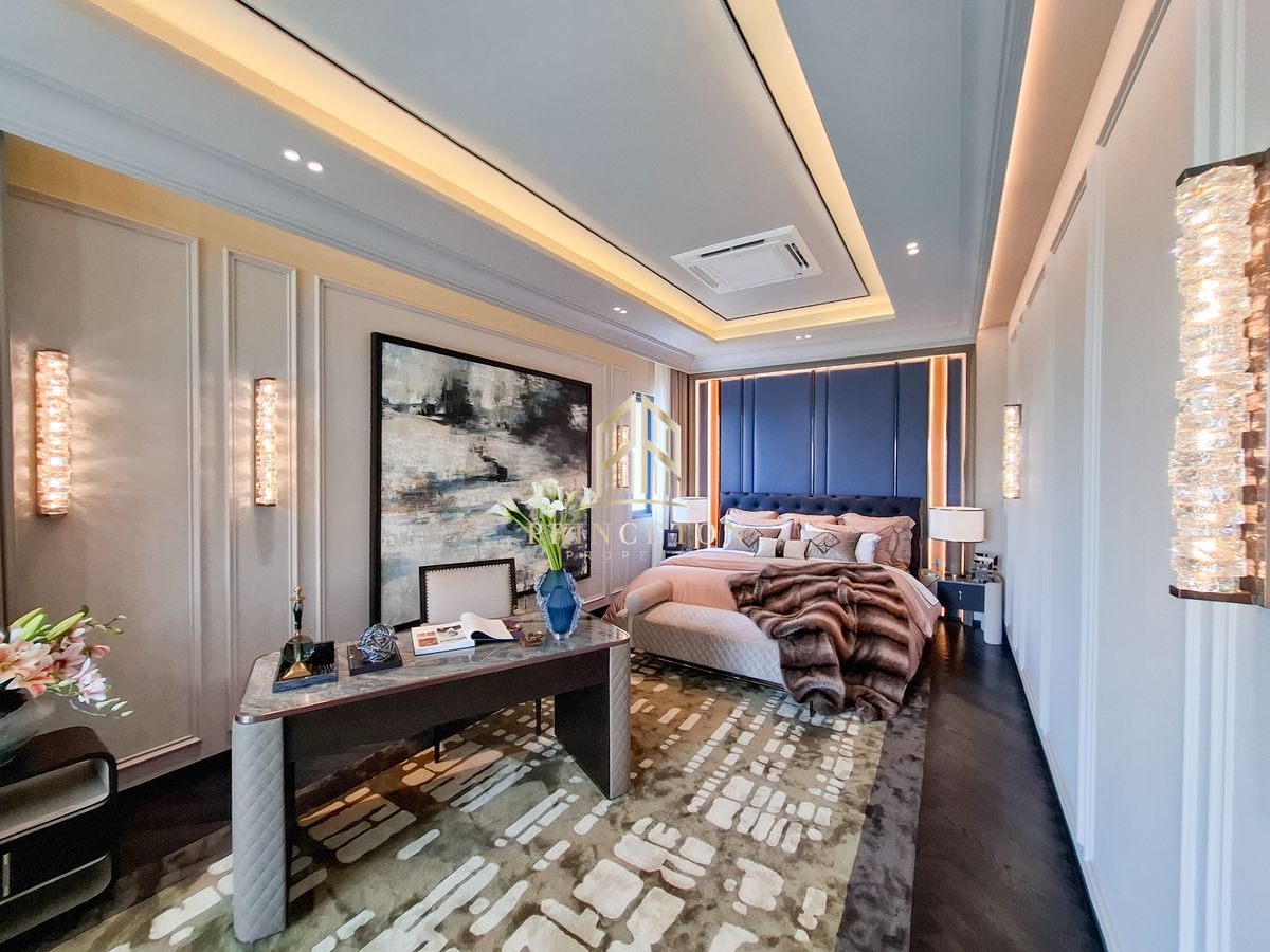 ขายบ้านบางนา แบริ่ง ลาซาล : สัมผัสความหรูหราที่ไม่เหมือนใครกับคฤหาสน์หรู 3 ชั้น CINQ ROYAL The Eighteen Bangna KM.7  📞092-4252445