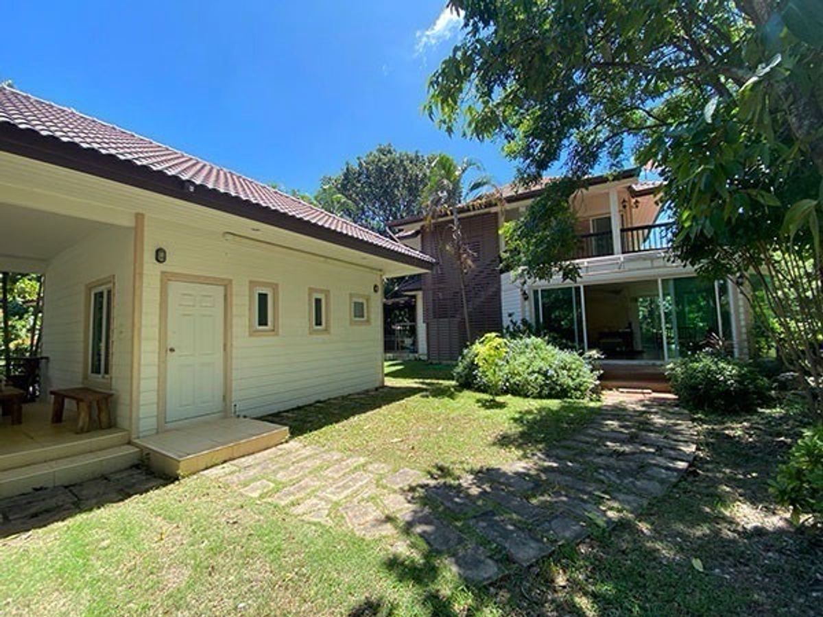 ขายบ้านปากช่อง เขาใหญ่ : 📢👇 บ้าน 2 หลัง ที่กว้างใหญ่ ไม้ร่มรื่น ไว้พักกาย พักใจ พักปอด ไม่ไกลกรุงเทพ แค่กลางดง ปากช่อง ใกล้แหล่งชุมชน และ แหล่งท่องเที่ยว