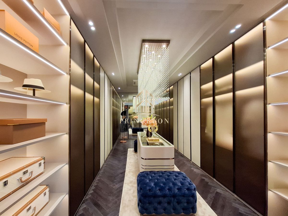 ขายบ้านบางนา แบริ่ง ลาซาล : สัมผัสความหรูหราที่ไม่เหมือนใครกับคฤหาสน์หรู 3 ชั้น CINQ ROYAL The Eighteen Bangna KM.7  📞092-4252445