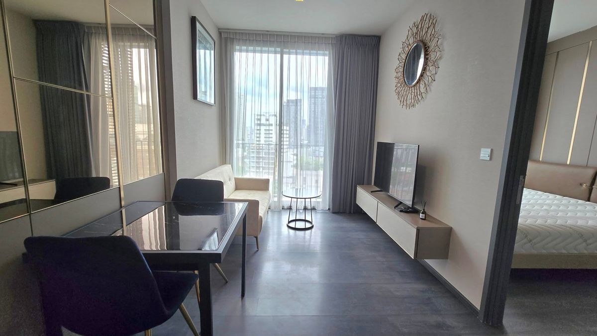 For RentCondoSukhumvit, Asoke, Thonglor : Edge Sukhumvit 23 Convenient transportation. Convenient transportation. Near the BTS Skytrain has a beautiful room shuttle, complete furniture ready !!