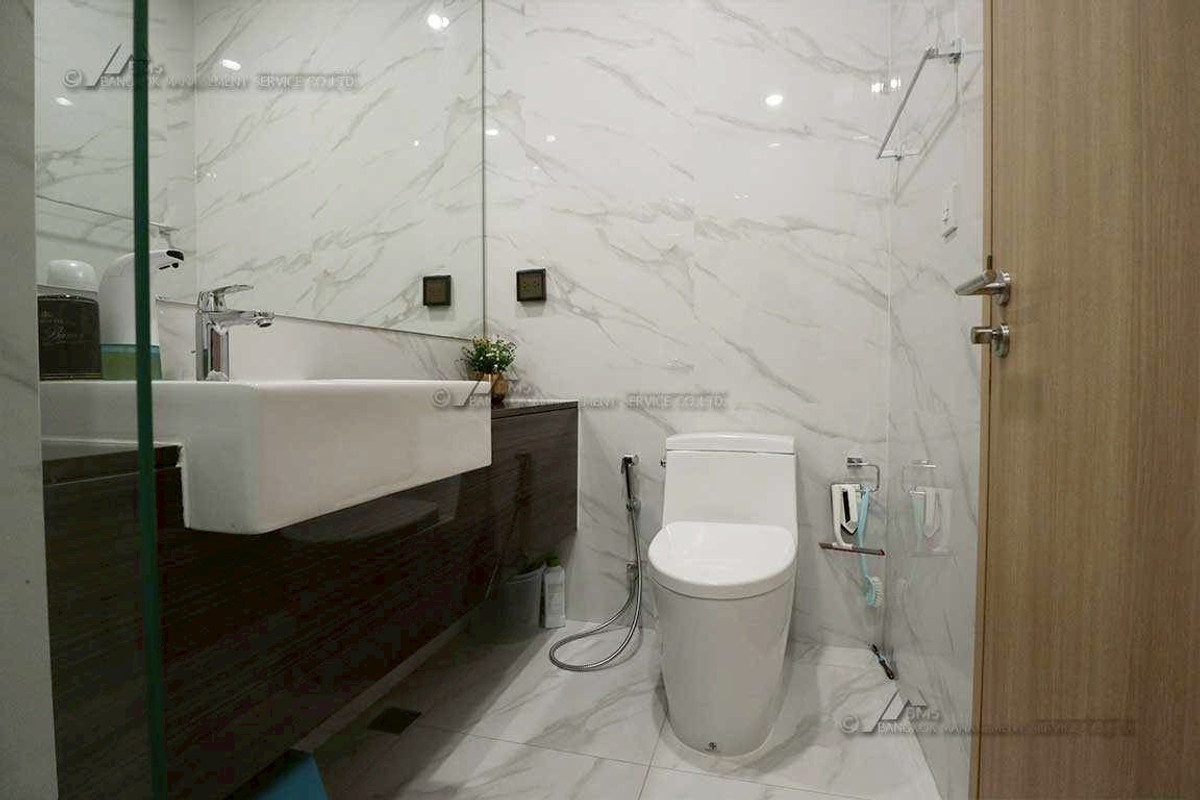 For RentCondoSukhumvit, Asoke, Thonglor : 💎 GT16169 | Condo Noble BE19, convenient travel, near BTS, shuttle available, beautiful room, fully furnished, ready to move in!!