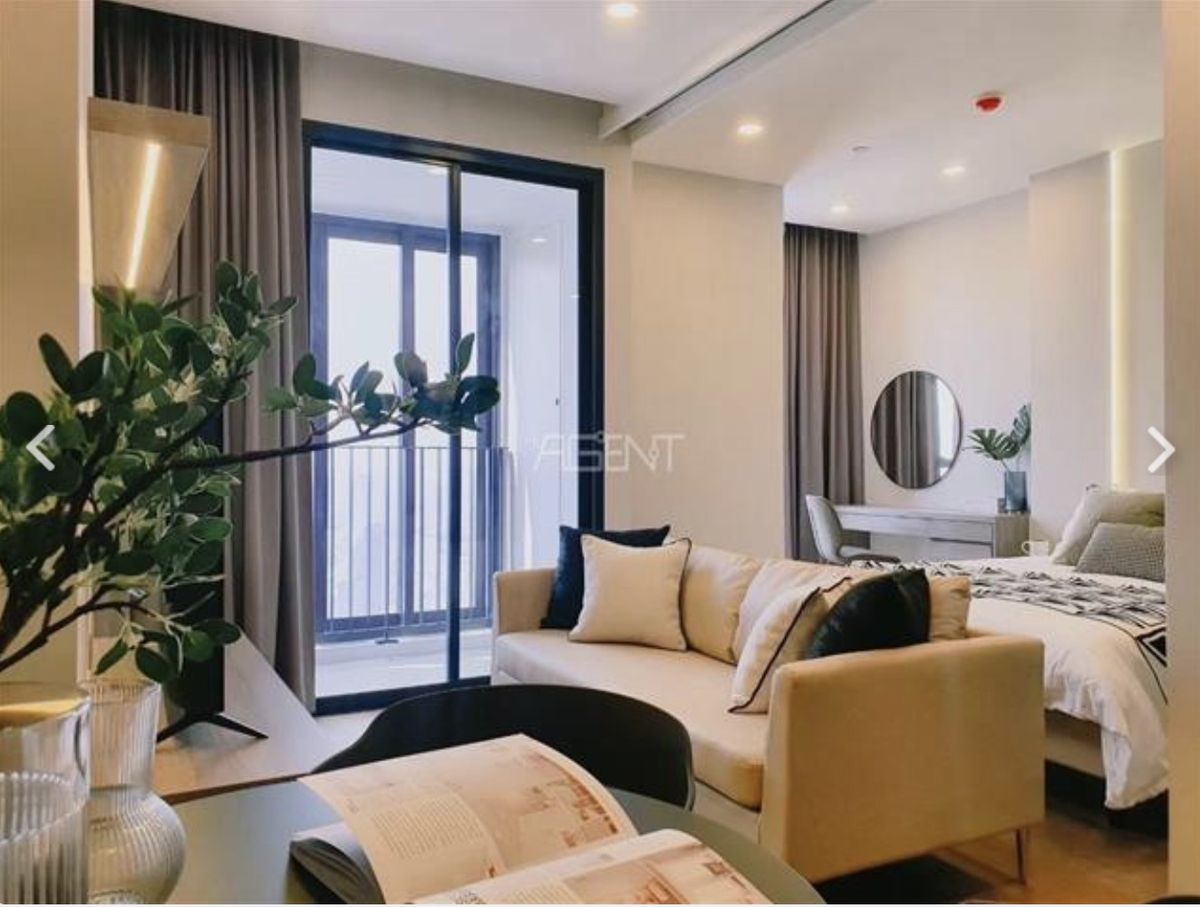 ขายคอนโดสยาม จุฬา สามย่าน : Hot Price!! Ashton chula silom ชั้นสูง 50++ , 34.39sq.m. พร้อมเฟอร์ มีผู้เช่าถึง Oct,25 วิวแม่น้ำดีมาก เพียง 7.89mb. all TEl. 095 7615782
