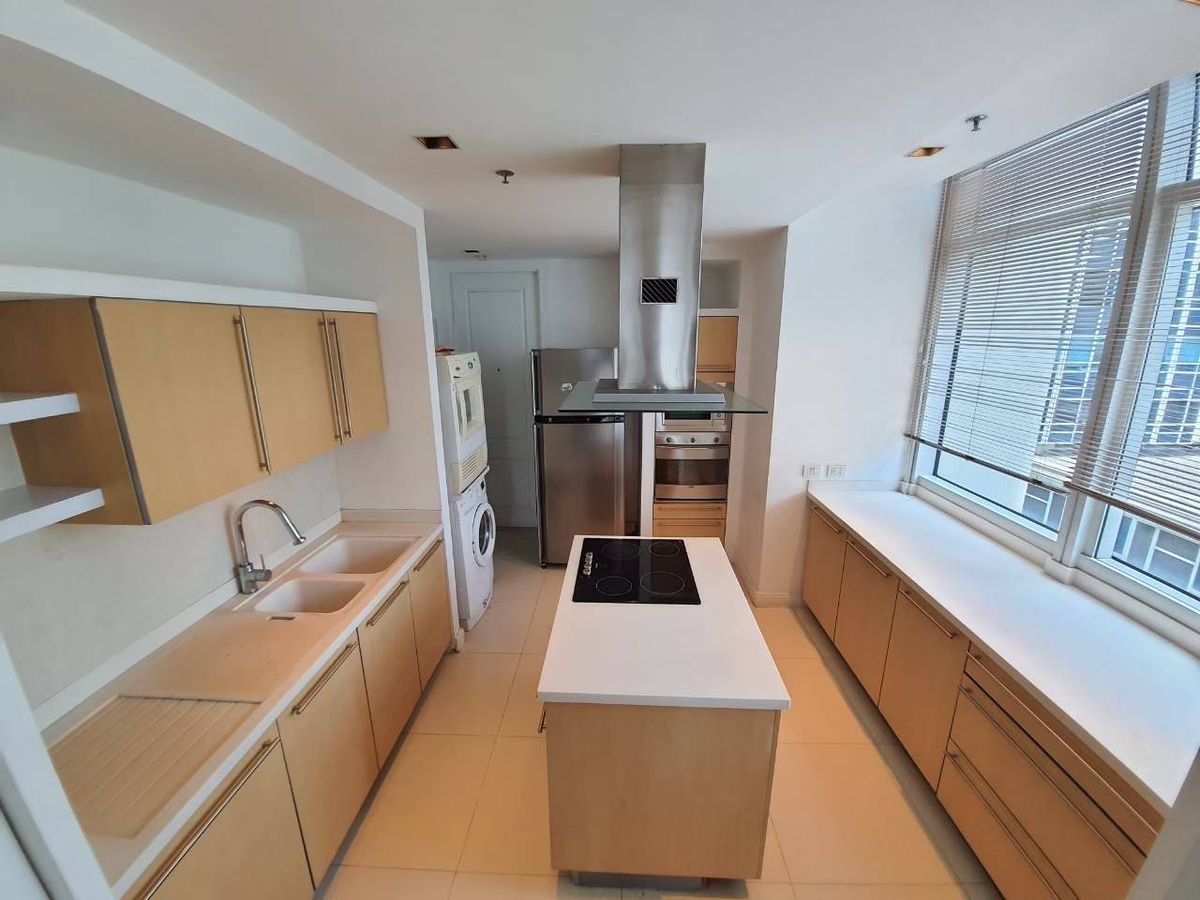 For RentCondoWitthayu, Chidlom, Langsuan, Ploenchit : ATNENE RESIDENCE condo, convenient to travel near the BTS, have a beautiful shuttle room, complete furniture ready !!