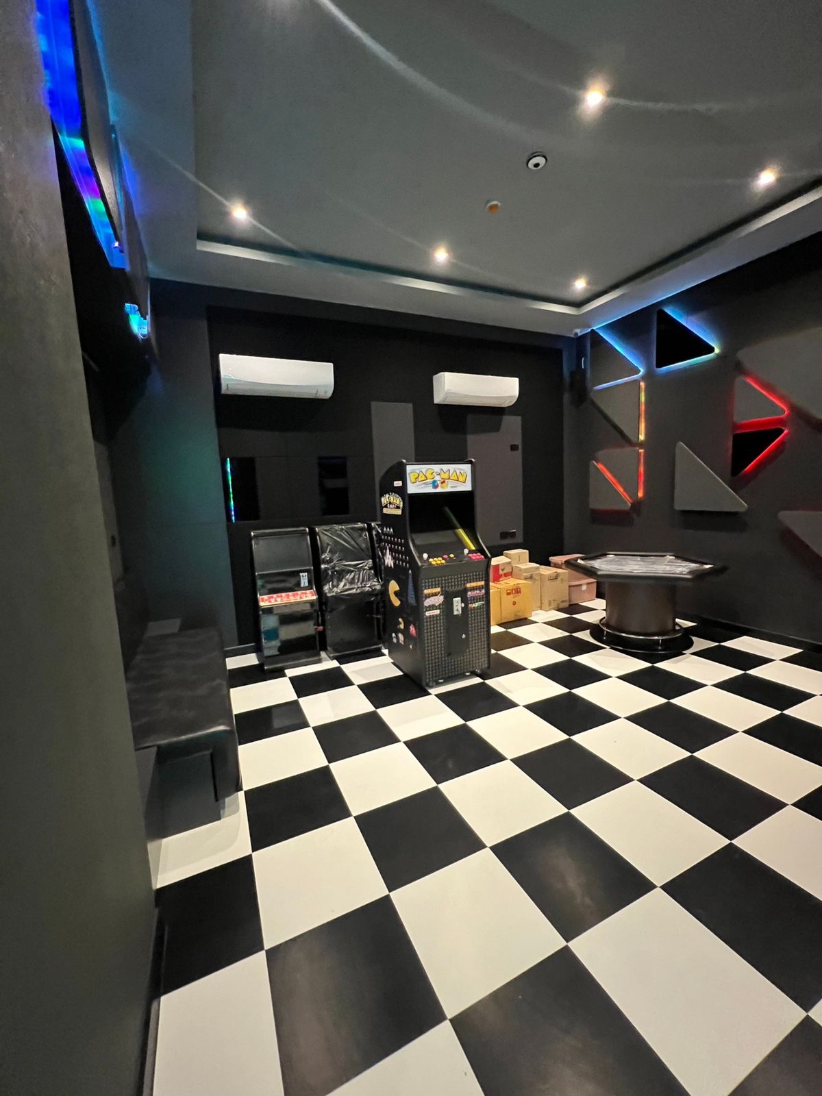 ขายคอนโดเลียบทางด่วนรามอินทรา : 🎉 Penthouse ปาร์ตี้สุด Private – ยกชั้น 2 ฝั่ง พร้อมสระว่ายน้ำส่วนตัว