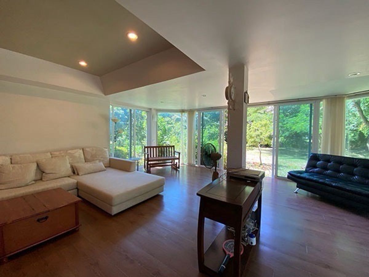 ขายบ้านปากช่อง เขาใหญ่ : 📢👇 บ้าน 2 หลัง ที่กว้างใหญ่ ไม้ร่มรื่น ไว้พักกาย พักใจ พักปอด ไม่ไกลกรุงเทพ แค่กลางดง ปากช่อง ใกล้แหล่งชุมชน และ แหล่งท่องเที่ยว