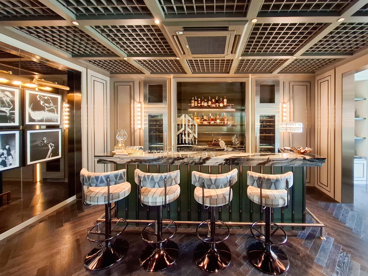 ขายบ้านบางนา แบริ่ง ลาซาล : สัมผัสความหรูหราที่ไม่เหมือนใครกับคฤหาสน์หรู 3 ชั้น CINQ ROYAL The Eighteen Bangna KM.7  📞092-4252445