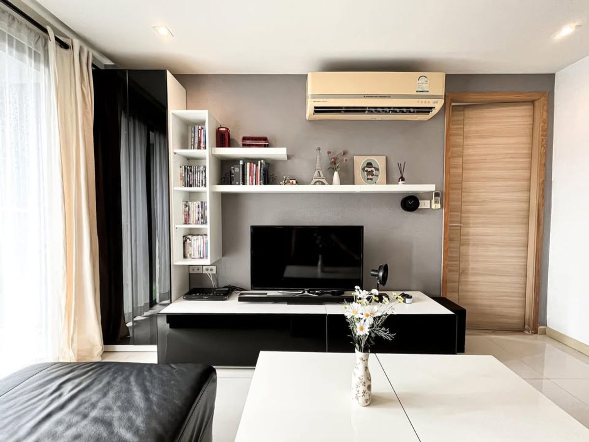 ขายคอนโดสุขุมวิท อโศก ทองหล่อ : คอนโด Socio Reference 61  เดินทางสะดวก ใกล้รถไฟฟ้าบีทีเอส มีรถรับส่ง ห้องสวย เฟอร์นิเจอร์ครบ พร้อมขาย!!