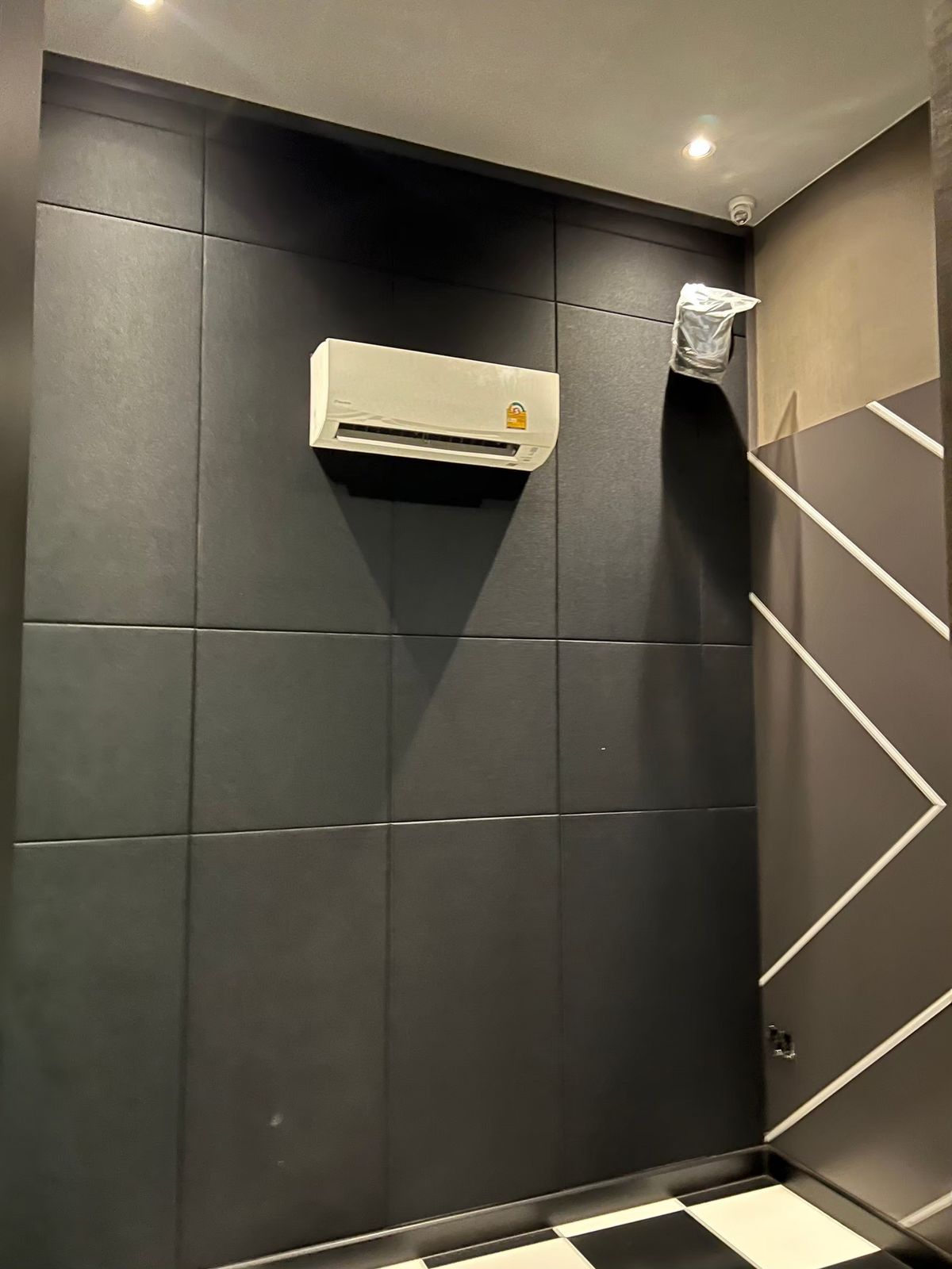 ขายคอนโดเลียบทางด่วนรามอินทรา : 🎉 Penthouse ปาร์ตี้สุด Private – ยกชั้น 2 ฝั่ง พร้อมสระว่ายน้ำส่วนตัว