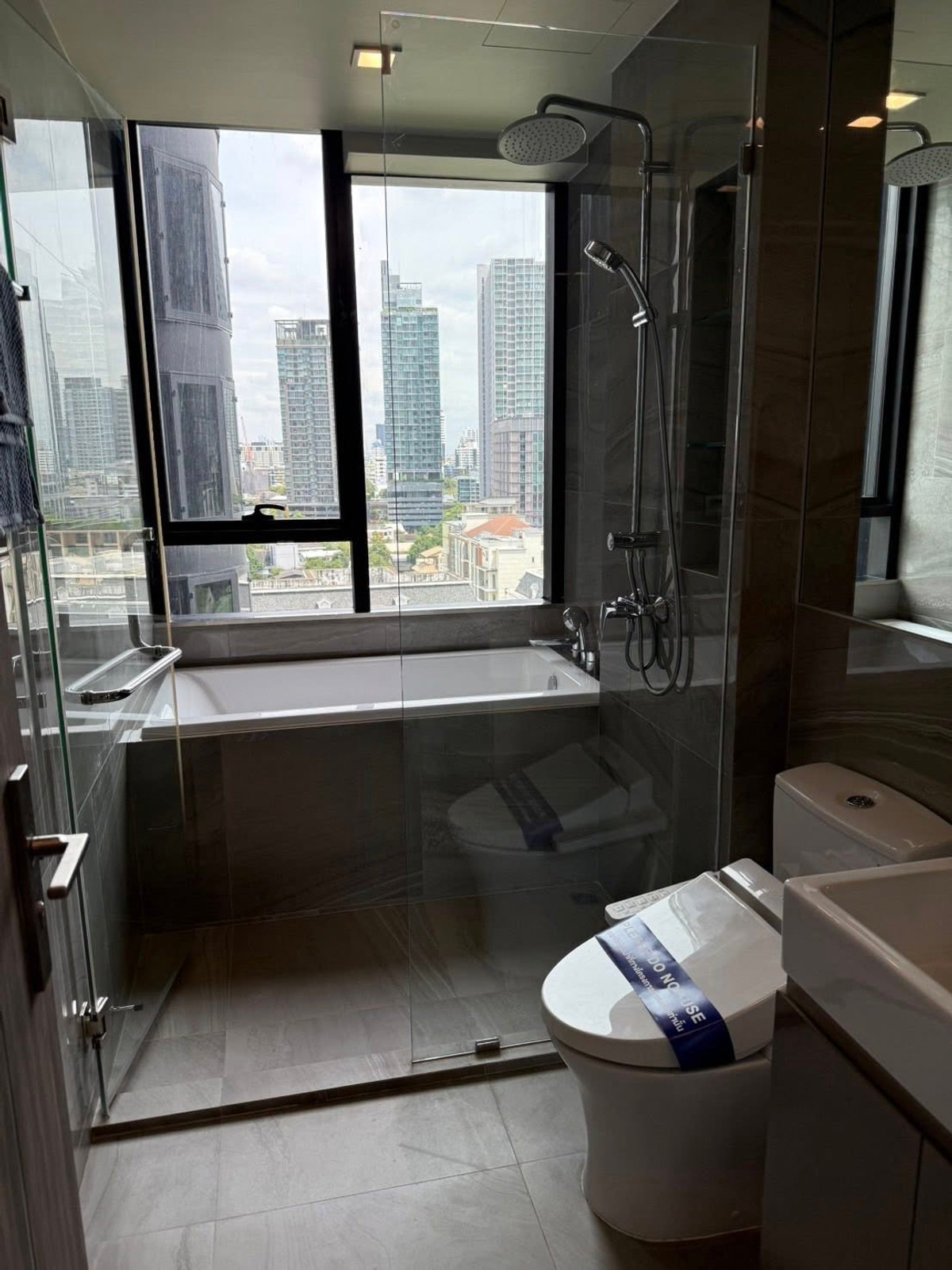 For RentCondoSukhumvit, Asoke, Thonglor : 💎 GT16215 | Condo Ideo Q Sukhumvit 36, convenient travel, next to BTS, there is a shuttle, beautiful room, fully furnished, ready to move in!!
