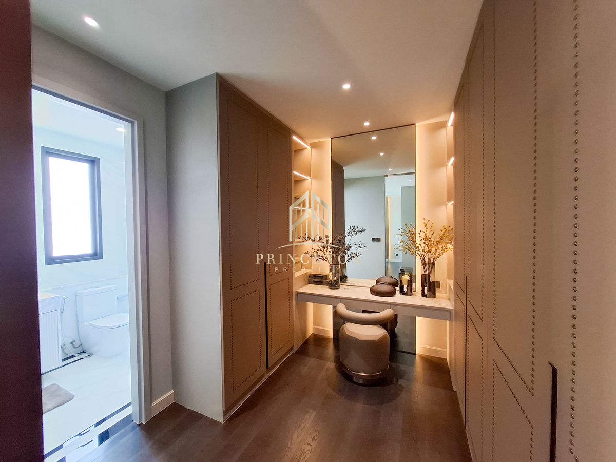 ขายบ้านบางนา แบริ่ง ลาซาล : สัมผัสความหรูหราที่ไม่เหมือนใครกับคฤหาสน์หรู 3 ชั้น CINQ ROYAL The Eighteen Bangna KM.7  📞092-4252445