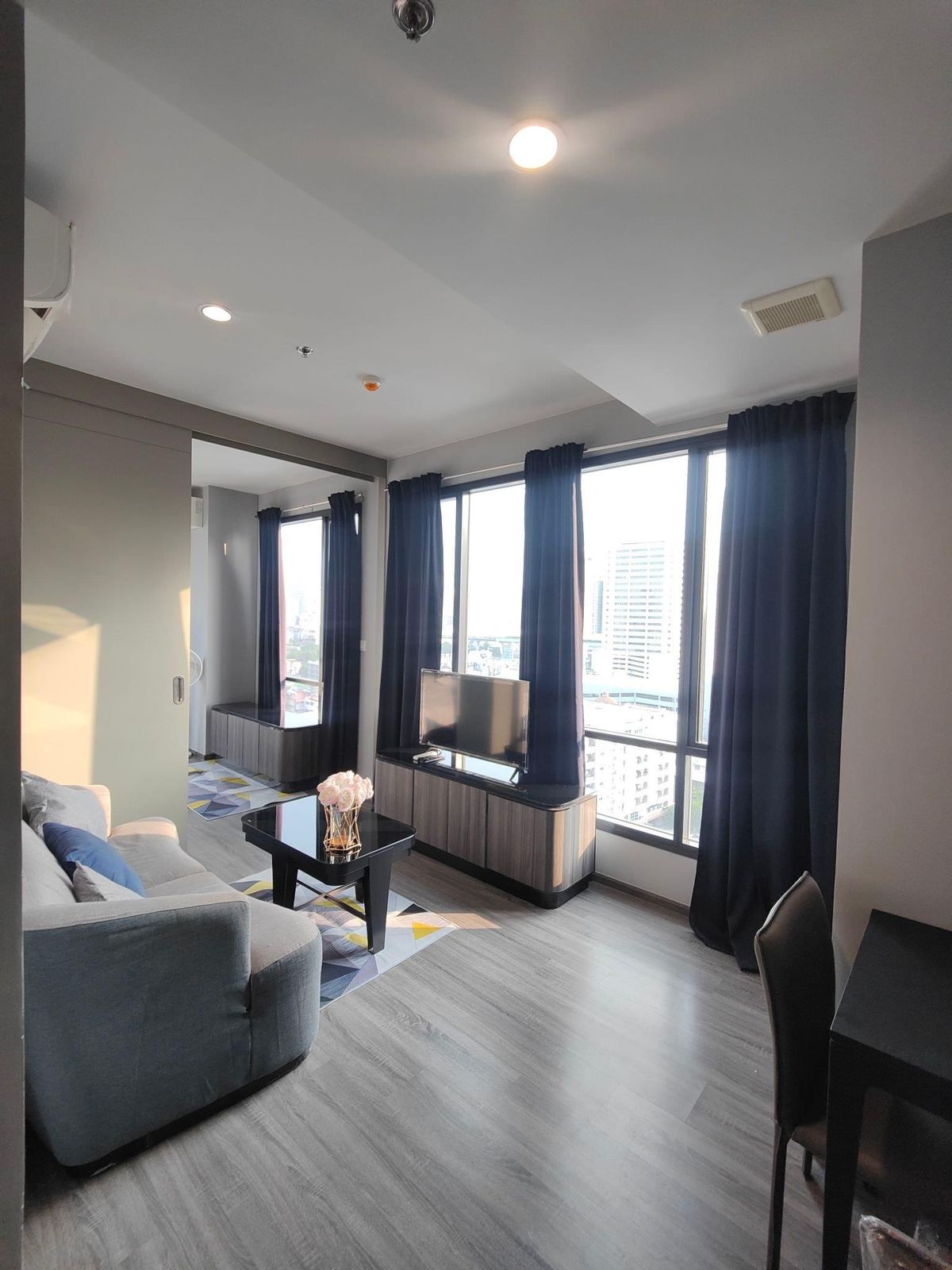 ให้เช่าคอนโดราชเทวี พญาไท : ใจกลางพญาไท! Condo 1 ห้องนอน 35 ตร.ม. วิวสวย พร้อมอยู่ เช่าเพียง 23,000 บ./ด. ใกล้ BTS/MRT เดินทางสะดวกทุกจุดสำคัญ