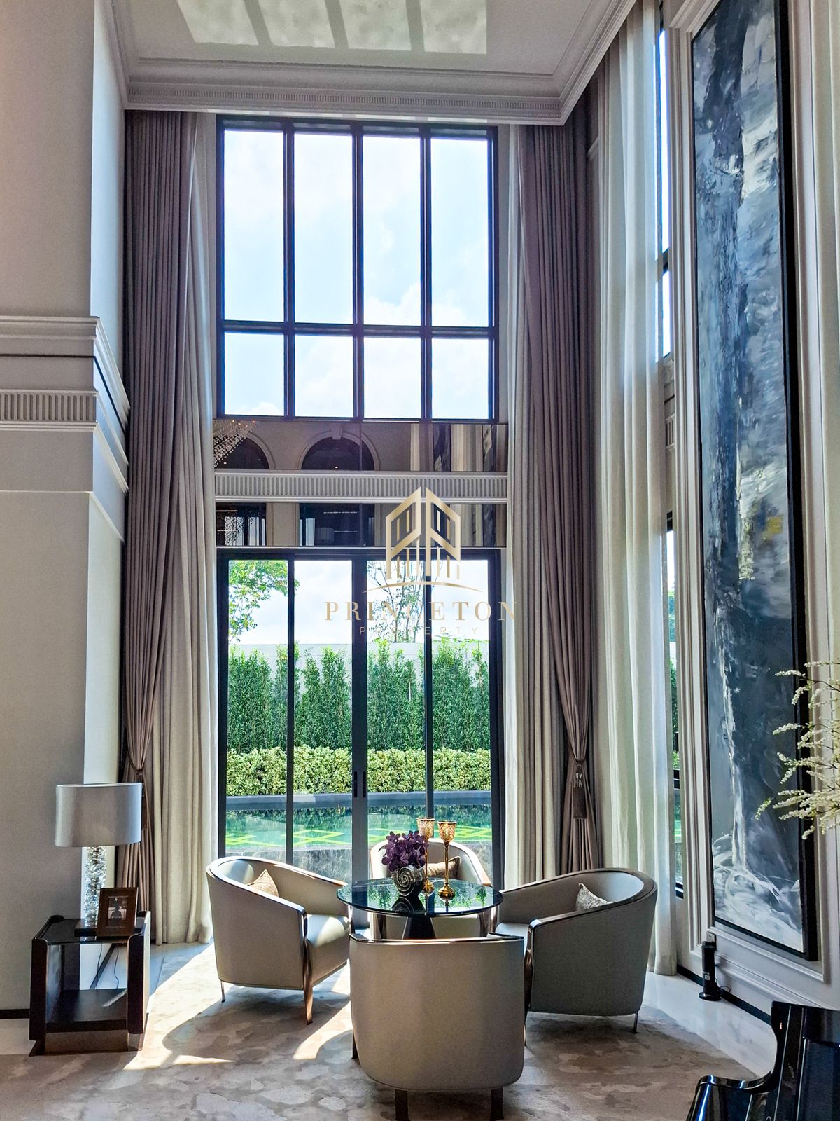 ขายบ้านบางนา แบริ่ง ลาซาล : สัมผัสความหรูหราที่ไม่เหมือนใครกับคฤหาสน์หรู 3 ชั้น CINQ ROYAL The Eighteen Bangna KM.7  📞092-4252445