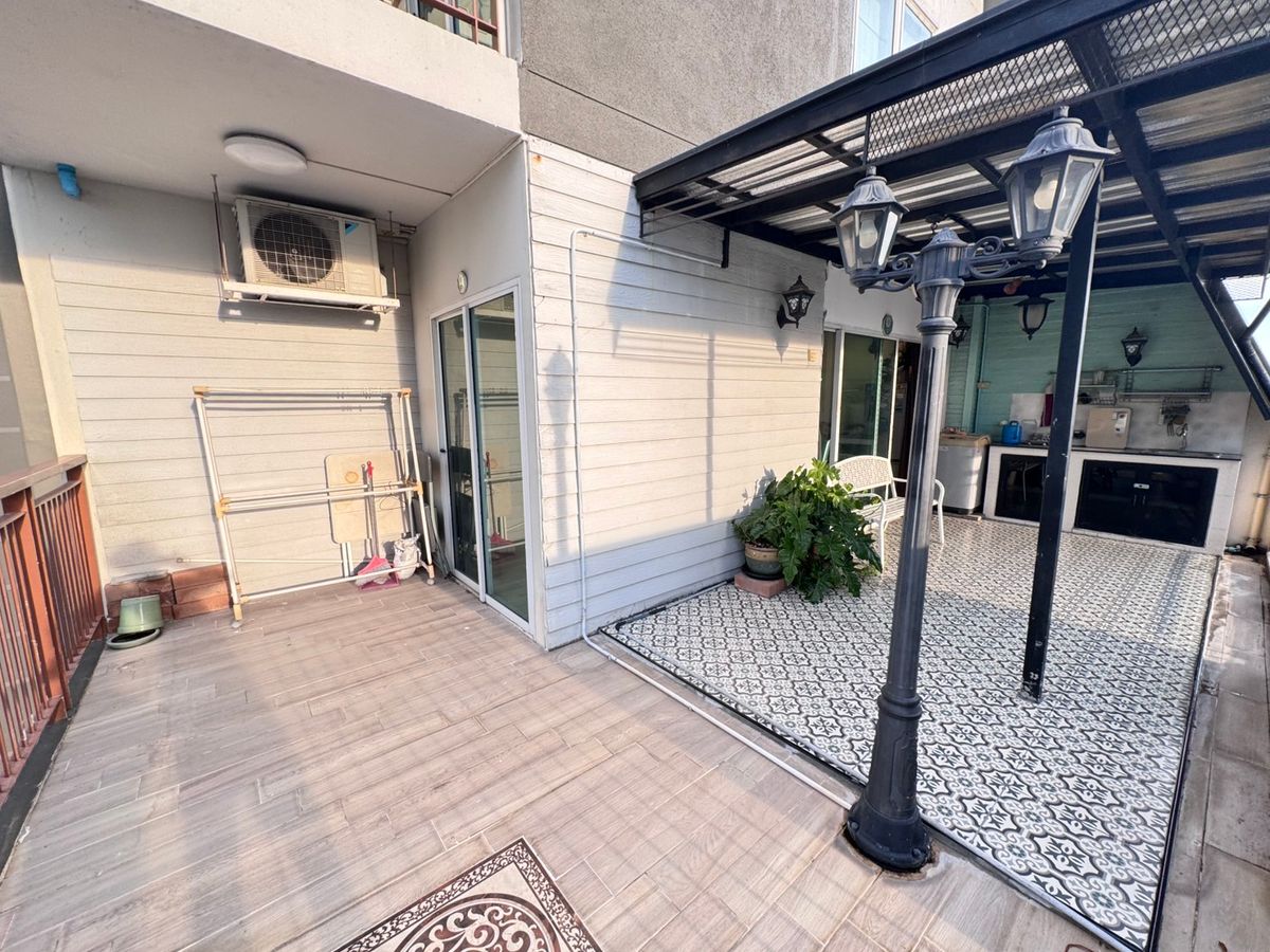 ขายคอนโดลาดพร้าว เซ็นทรัลลาดพร้าว : ขายด่วน ห้องสวยมาก มีระเบียงใหญ่ส่วนตัว มีเพียงชั้นละ 1 ห้องเท่านั้น !