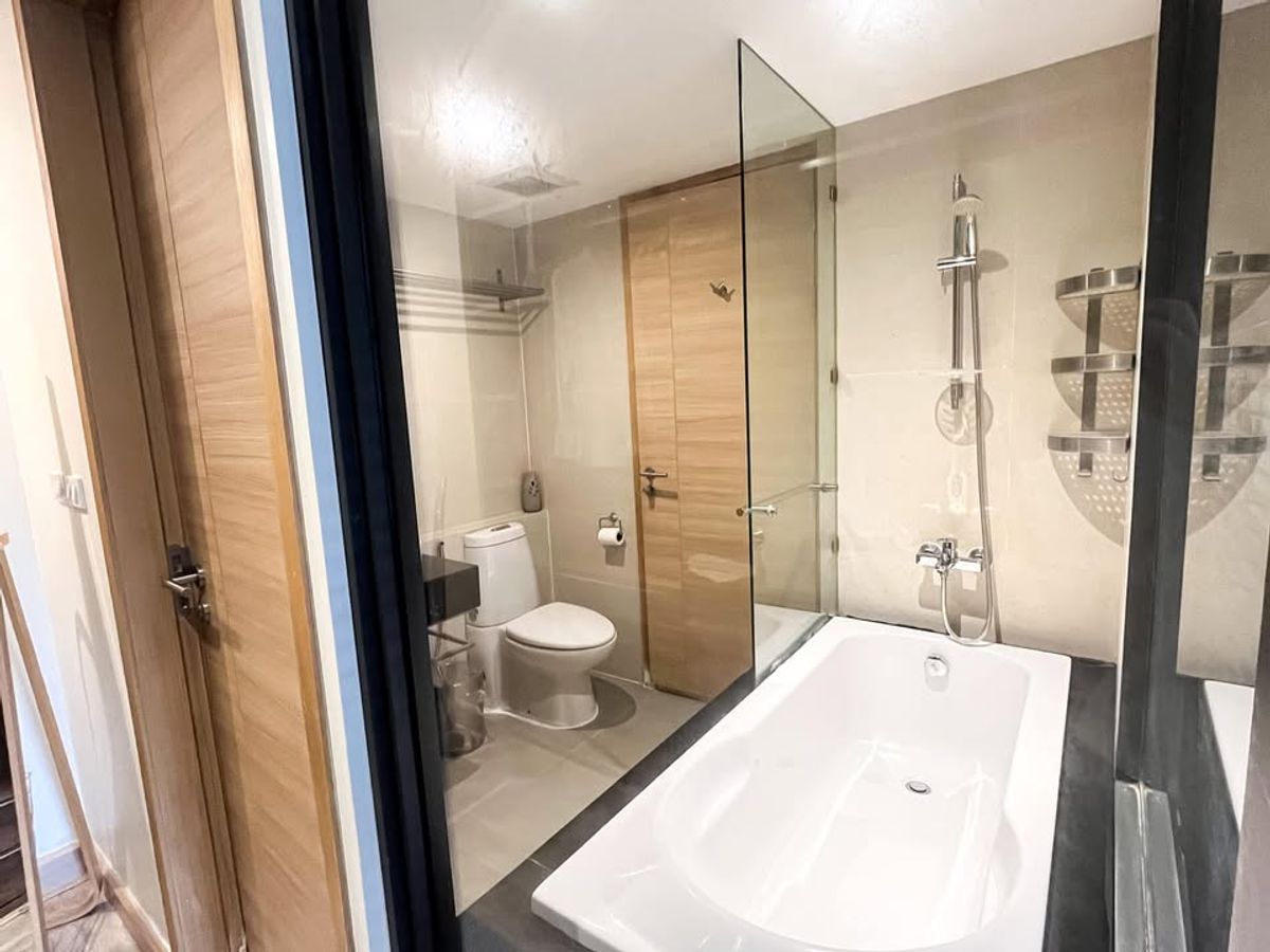 ขายคอนโดสุขุมวิท อโศก ทองหล่อ : คอนโด Socio Reference 61  เดินทางสะดวก ใกล้รถไฟฟ้าบีทีเอส มีรถรับส่ง ห้องสวย เฟอร์นิเจอร์ครบ พร้อมขาย!!