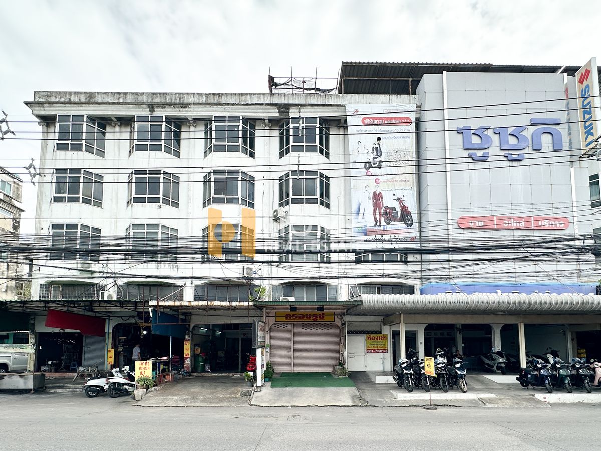 For SaleShop HouseChaengwatana, Muangthong : 4 -story commercial building, Soi Samakkhi / 3 Bedrooms (Sale), Commercial Building 4 Floors Soi Samakkhi / 3 Bedrooms (For Sale) Golf196