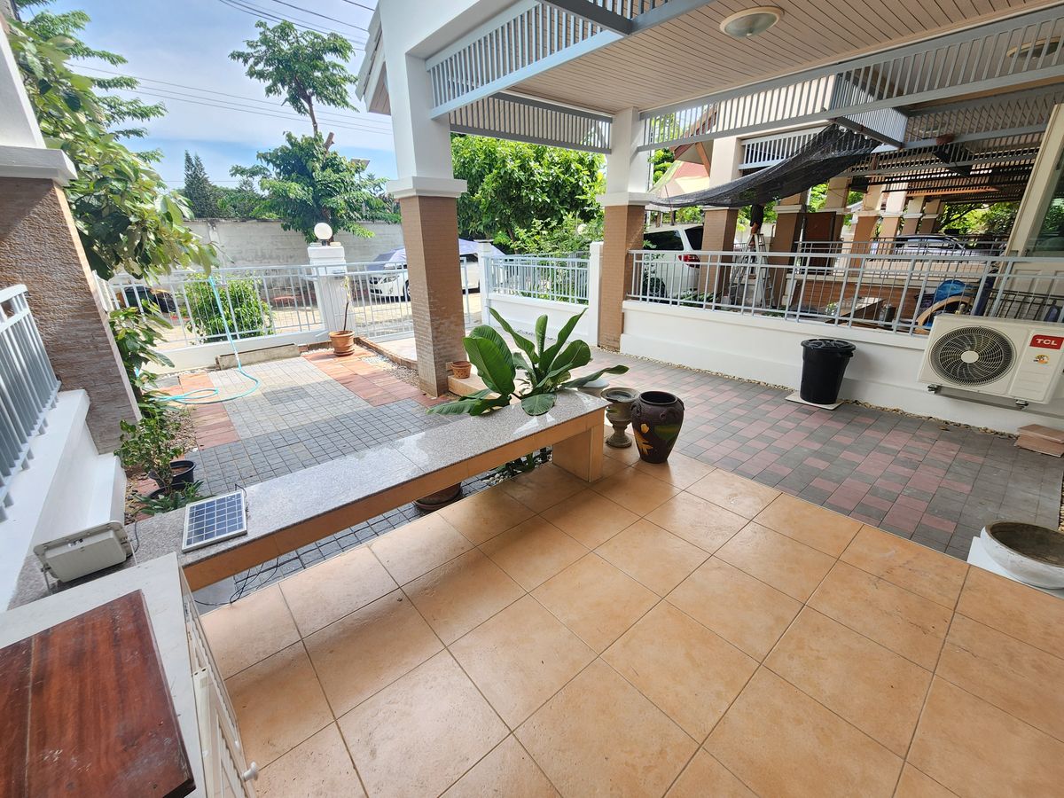 For SaleTownhomeRama5, Ratchapruek, Bangkruai : Home Office Townhome 37 Sq. Rajapruek 2 minutes from Central Wille. The alley has one side of the house near the expressway.