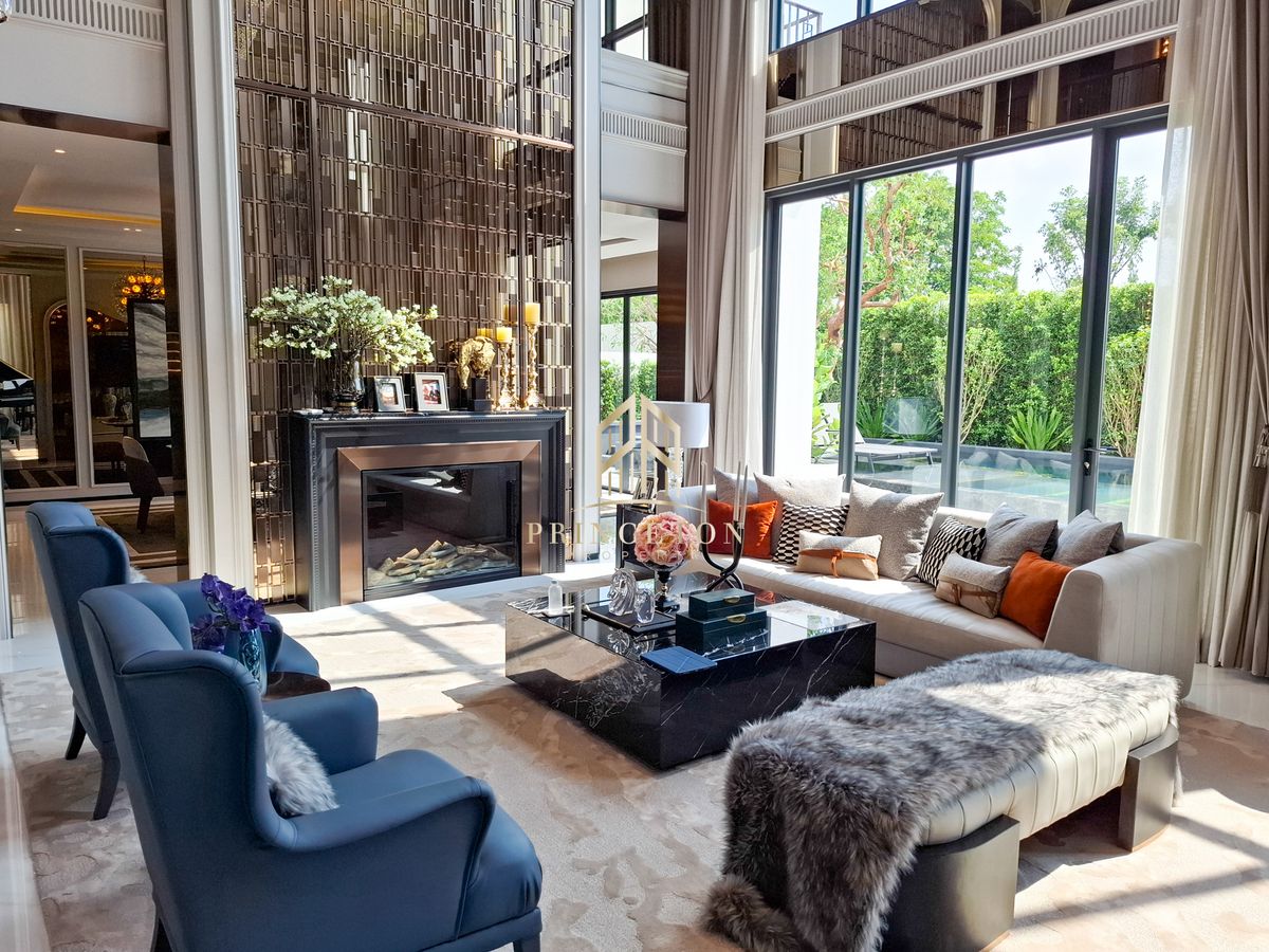 ขายบ้านบางนา แบริ่ง ลาซาล : สัมผัสความหรูหราที่ไม่เหมือนใครกับคฤหาสน์หรู 3 ชั้น CINQ ROYAL The Eighteen Bangna KM.7  📞092-4252445