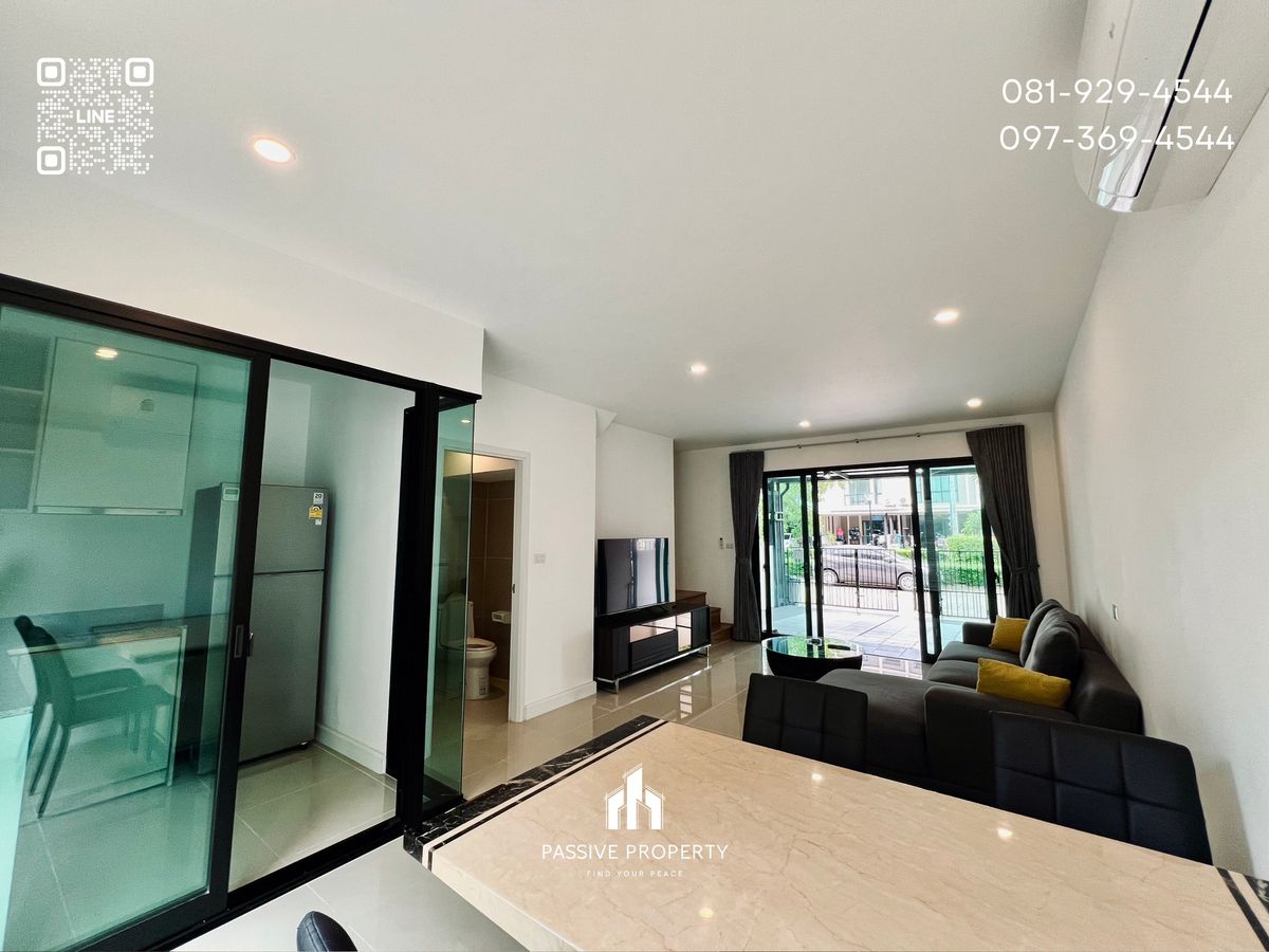 ทาวน์โฮมสวยหลังใหญ่ พร้อมเฟอร์นิเจอร์ครบ หลังบ้านวิวสนามกอล์ฟ บรรยากาศเงียบสงบเป็นส่วนตัว ทำเลดี เดินทางสะดวก พร้อมเข้าอยู่ทันที Loading...