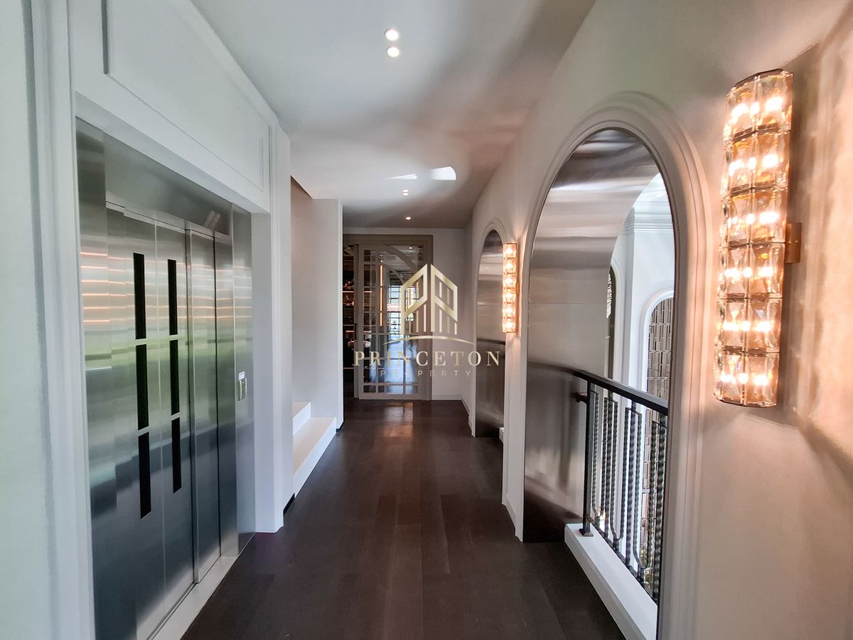 ขายบ้านบางนา แบริ่ง ลาซาล : สัมผัสความหรูหราที่ไม่เหมือนใครกับคฤหาสน์หรู 3 ชั้น CINQ ROYAL The Eighteen Bangna KM.7  📞092-4252445