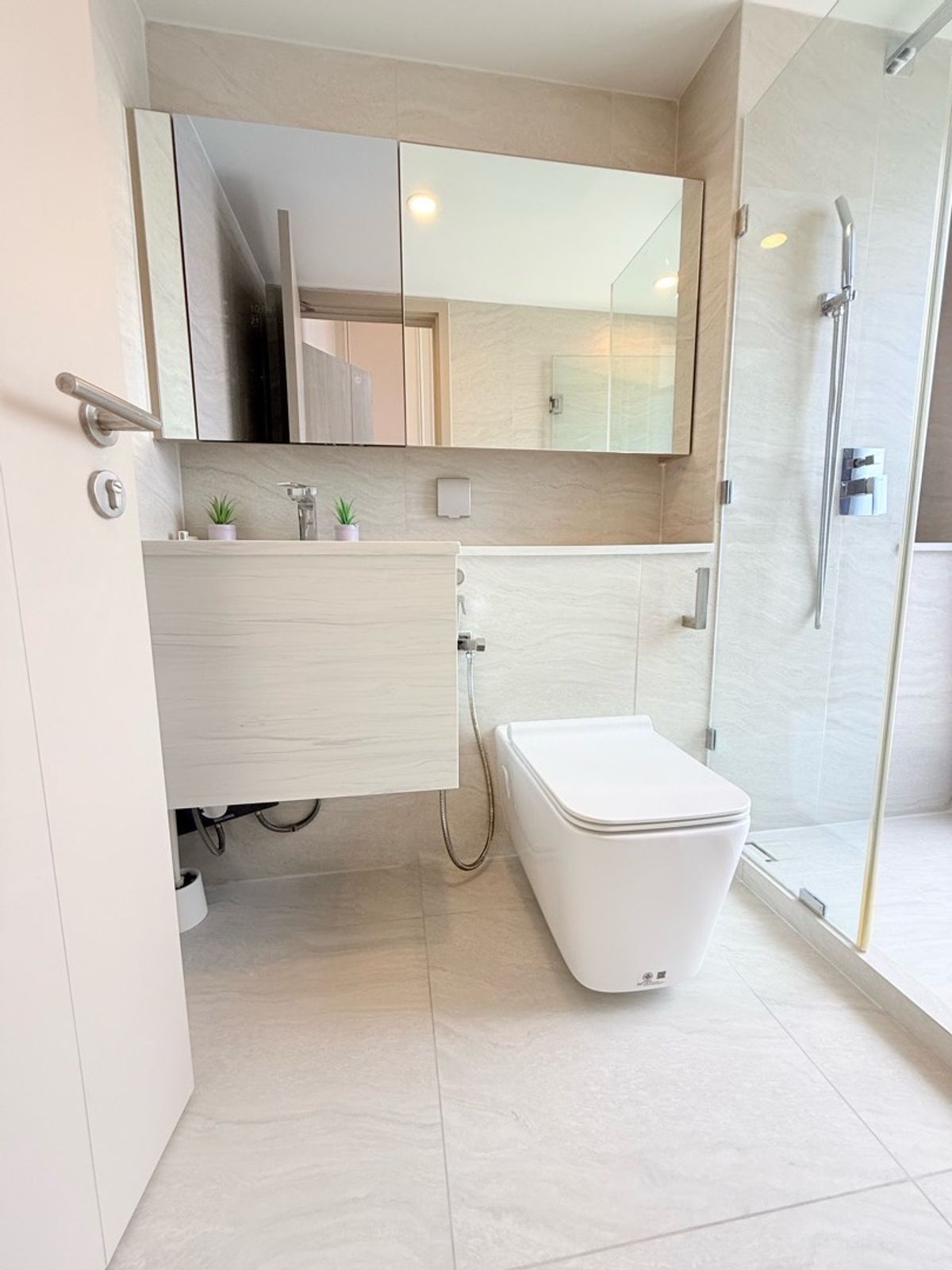 For RentCondoSiam Paragon ,Chulalongkorn,Samyan : Rent 🔥 Park Origin Ratchathewi 🏢 2 bedrooms, size 58.6 sq.m. 💰 Price 40,000 baht/month* Near BTS Ratchathewi