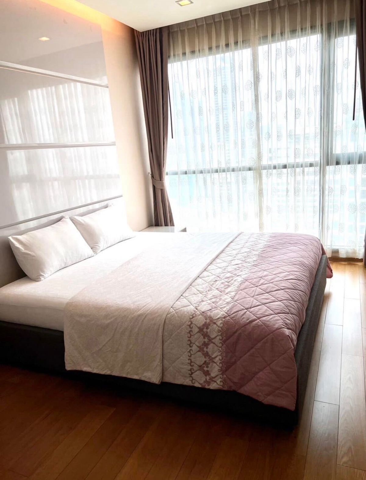 St225 For Sale The Address Sathorn Central Location with Tenant Loading...