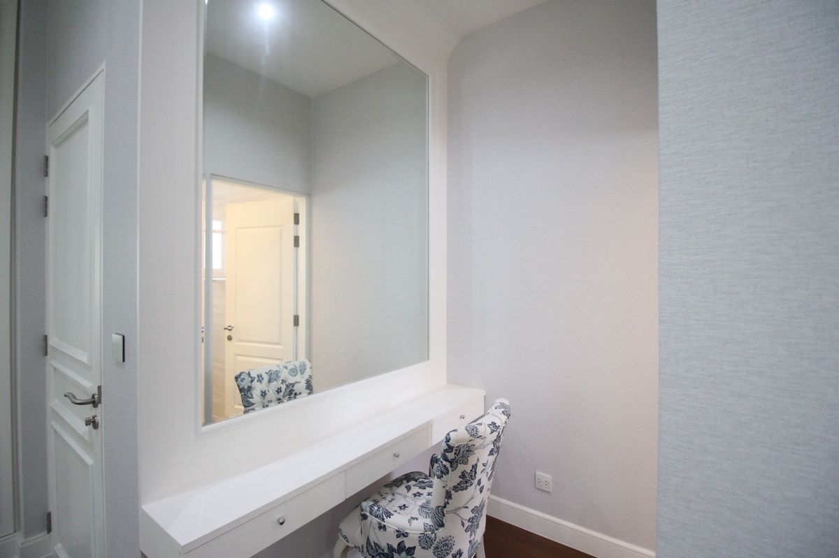 For RentHouseBangna, Bearing, Lasalle : RH090725 Luxury 2-story detached house for rent/sale 4 bedrooms NARASIRI BANGNA near Mega Bangna