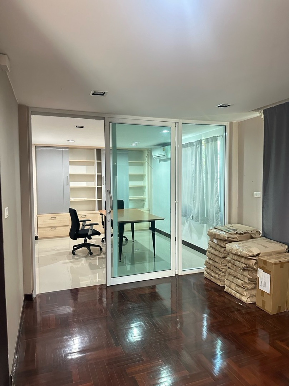 ให้เช่าบ้านรัชดา ห้วยขวาง : บ้านเดี่ยวลาดพร้าว 80 / 3 ห้องนอน 3 ห้องน้ำ /55,000