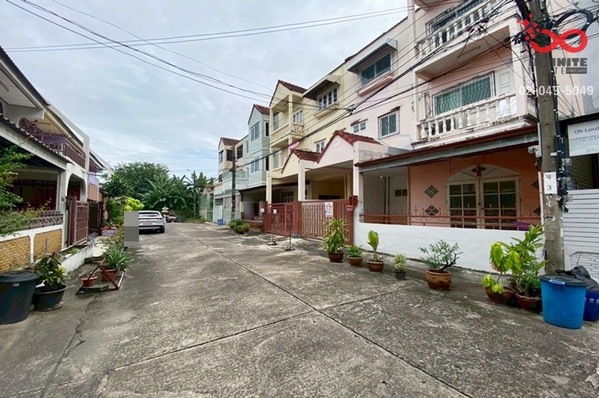 ขายทาวน์โฮมโชคชัย4 ลาดพร้าว71 : ขายทาวน์เฮาส์ 3.5ชั้น 27ตร.วา ลาดพร้าววังหิน-โชคชัย4 ใกล้ MRT 