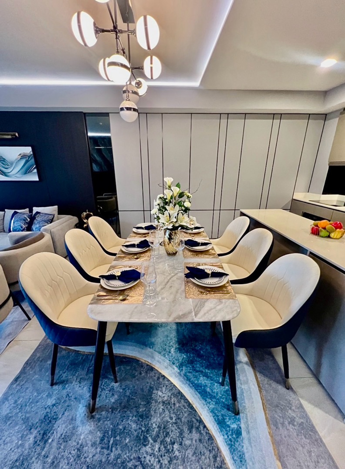 For RentCondoSukhumvit, Asoke, Thonglor : Luxury 3-Bedroom Condo at Fynn Sukhumvit 31 Near BTS Phrom Phong, Close to EM District, Fully Decorated and Move-In Ready