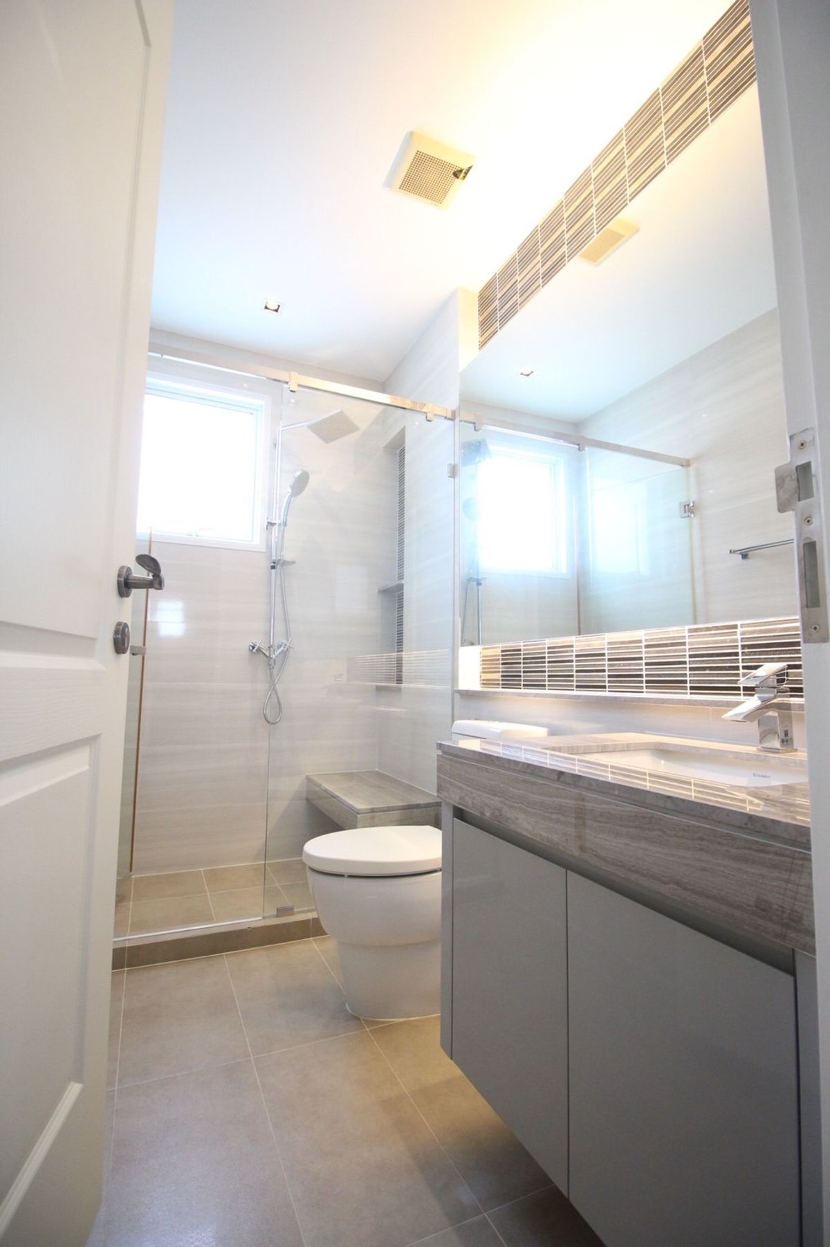 For RentHouseBangna, Bearing, Lasalle : RH090725 Luxury 2-story detached house for rent/sale 4 bedrooms NARASIRI BANGNA near Mega Bangna