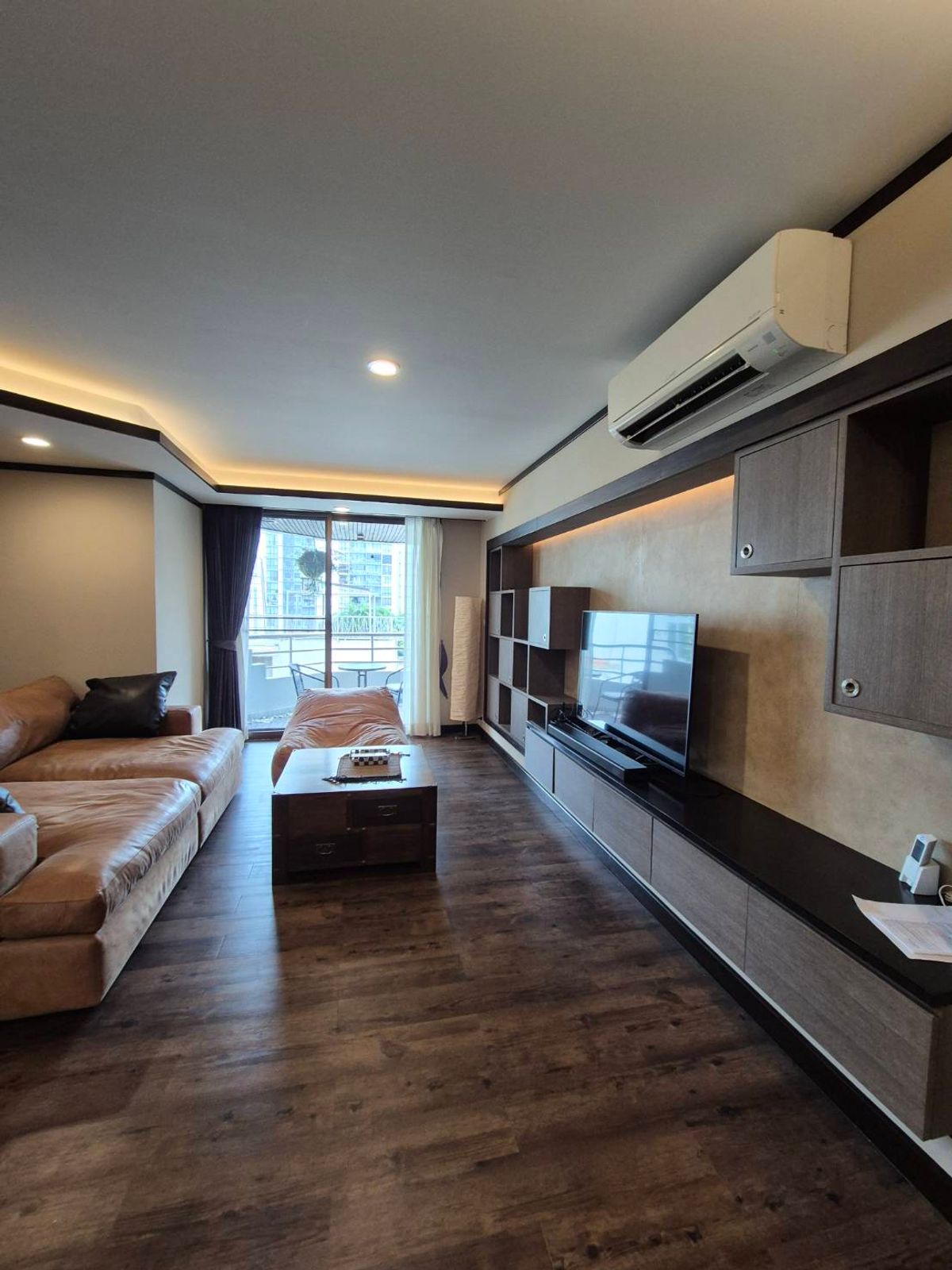 For SaleCondoSukhumvit, Asoke, Thonglor : For sell condominium 2 bedroom sukhumvit location with baclony fully furnished