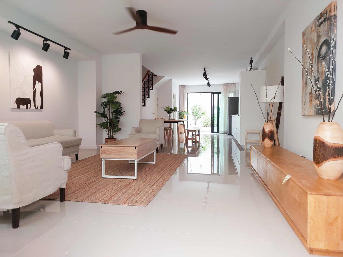 ให้เช่าทาวน์โฮมอ่อนนุช อุดมสุข : Areeya Mandarina Sukhumvit 77 | 5 ห้องนอน ใกล้ MRT Si-Nut | Rent 70,000/เดือน