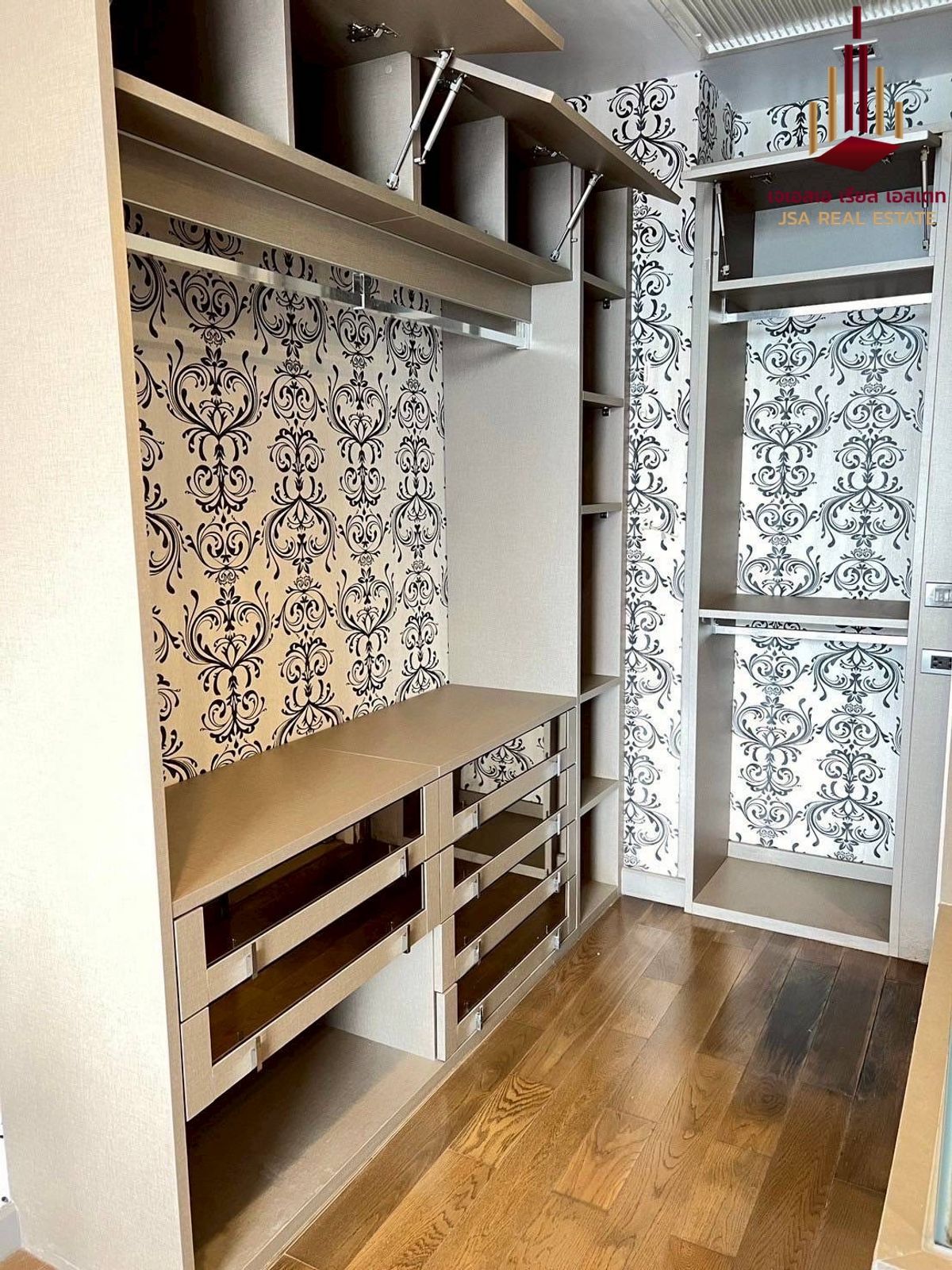 For SaleCondoRatchathewi,Phayathai : ✨ For Sale: M Phayathai Condo ✨ 💰 ONLY 11,500,000 THB